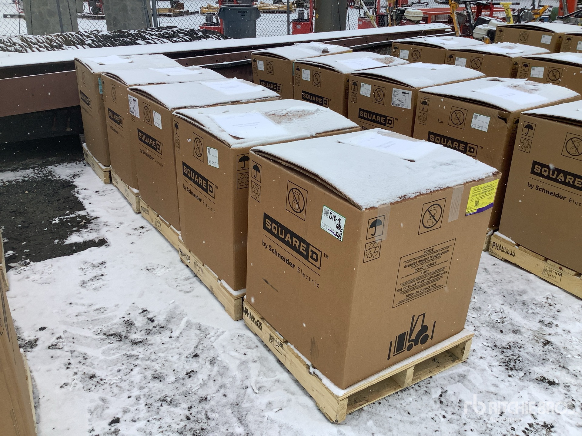 General Appearance with Bild, Ecke vorne rechts