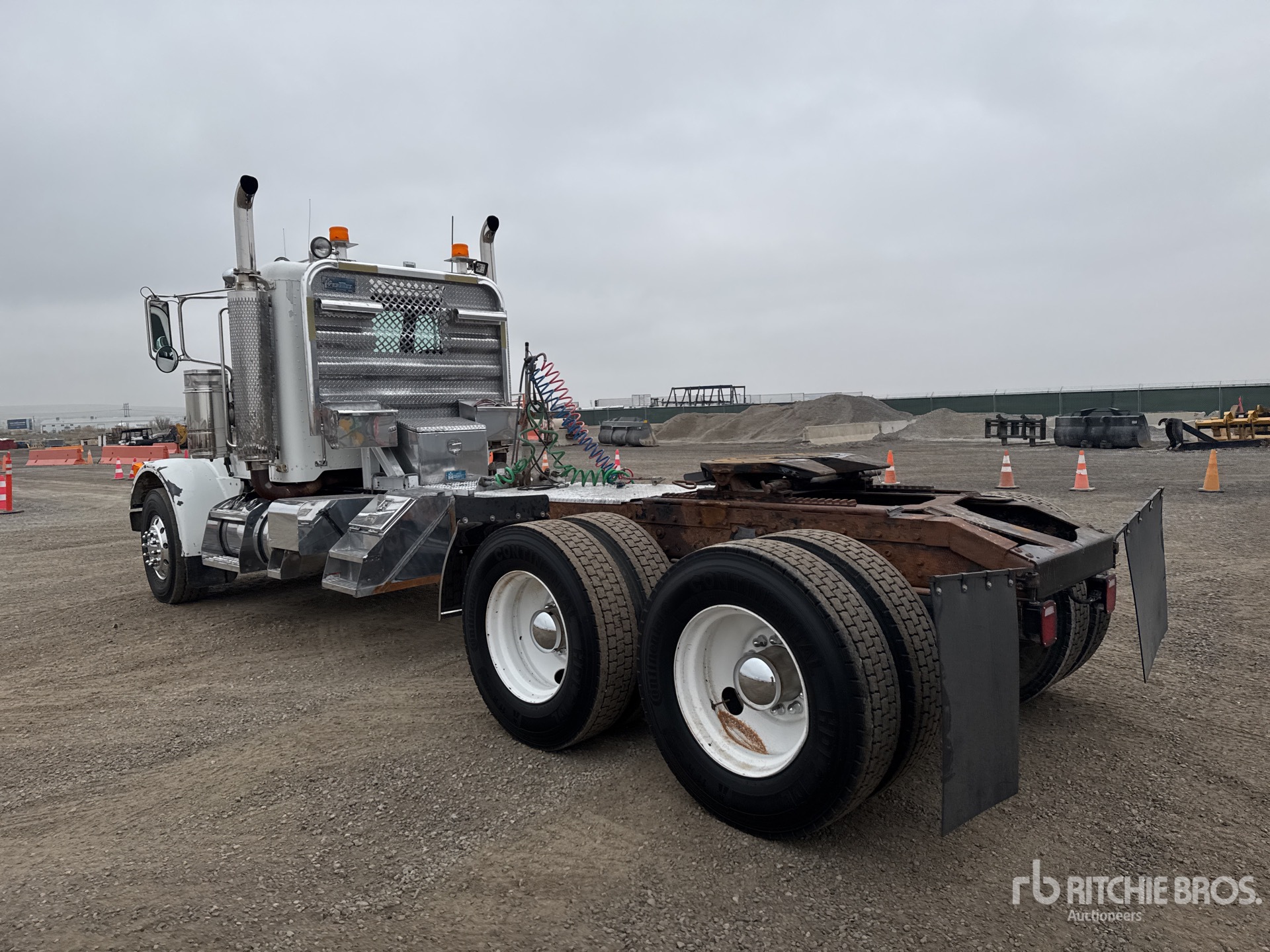 General Appearance with Imagen: esquina trasera izquierda