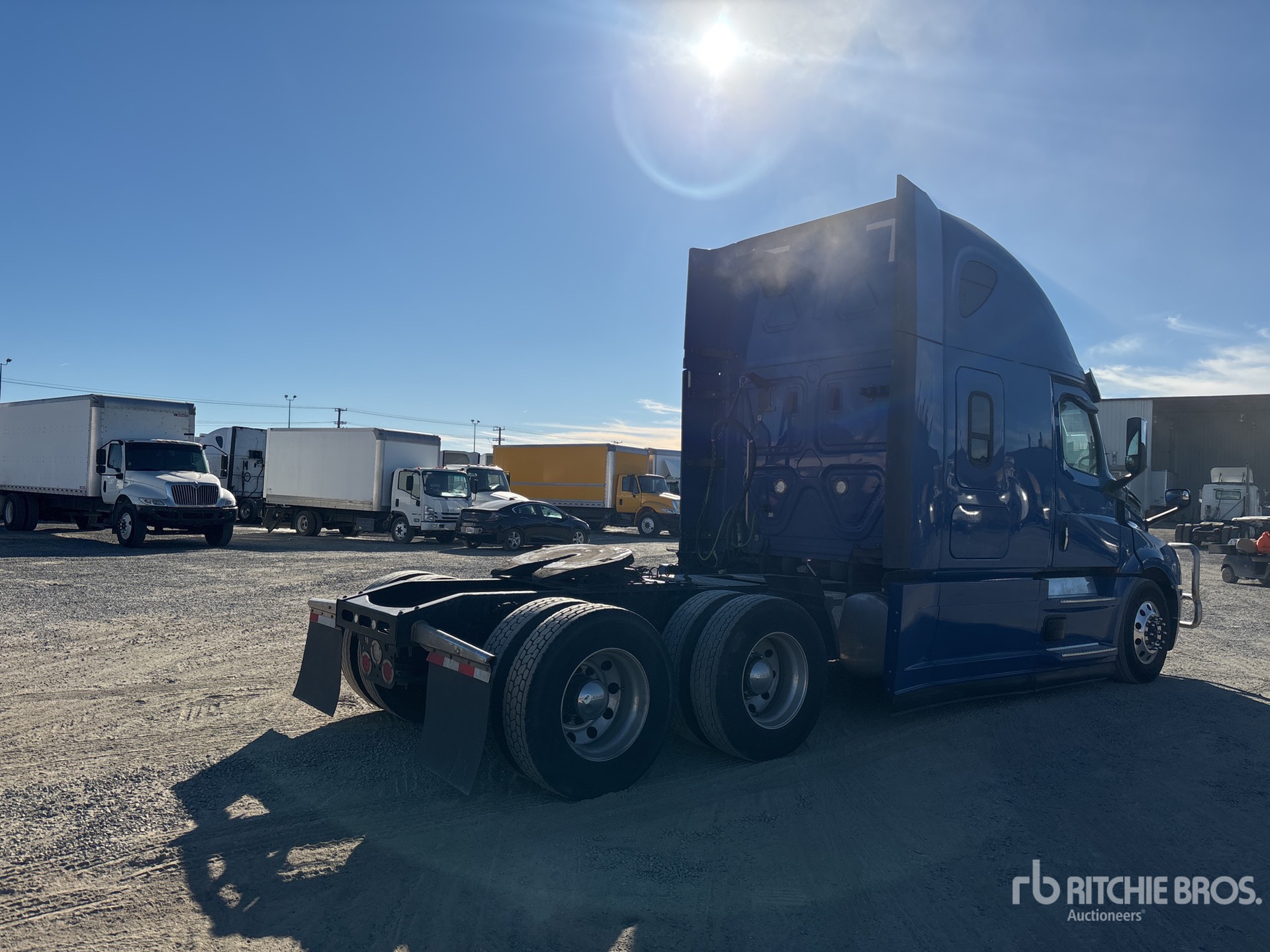 Aspect général with Image, coin arrière droit