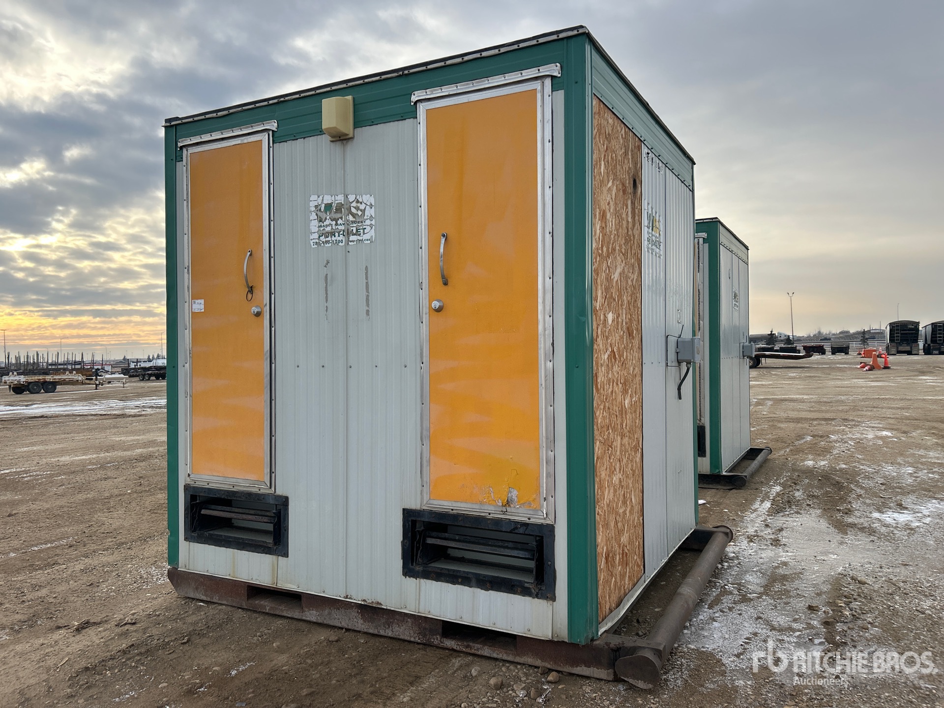 General Appearance with Picture, Left Front Corner