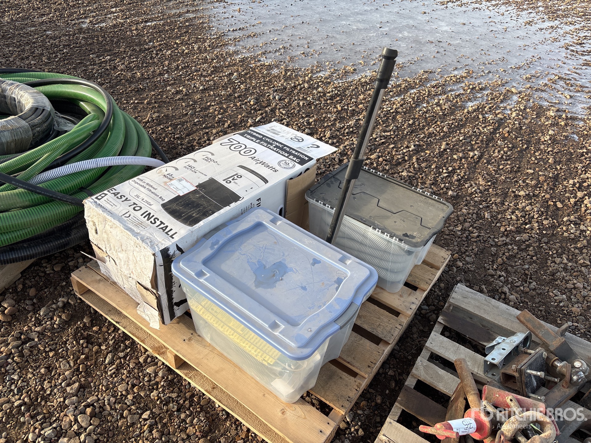 General Appearance with Bild, Ecke vorne links