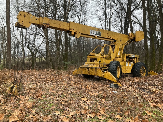 Galion 150A 15 ton 4x4x4 Rough Terrain Crane (Inoperable)