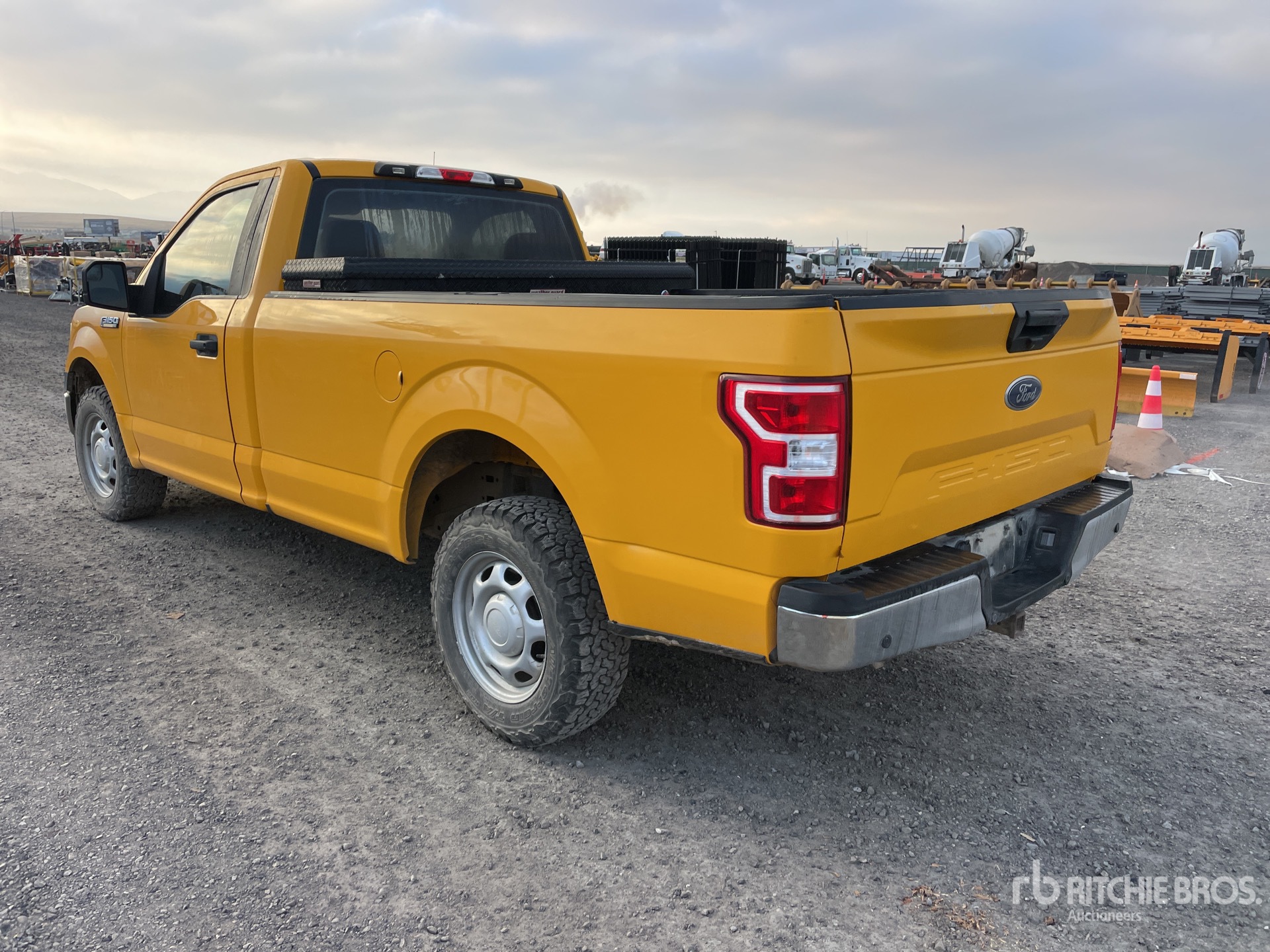 General Appearance with Picture, Left Rear Corner