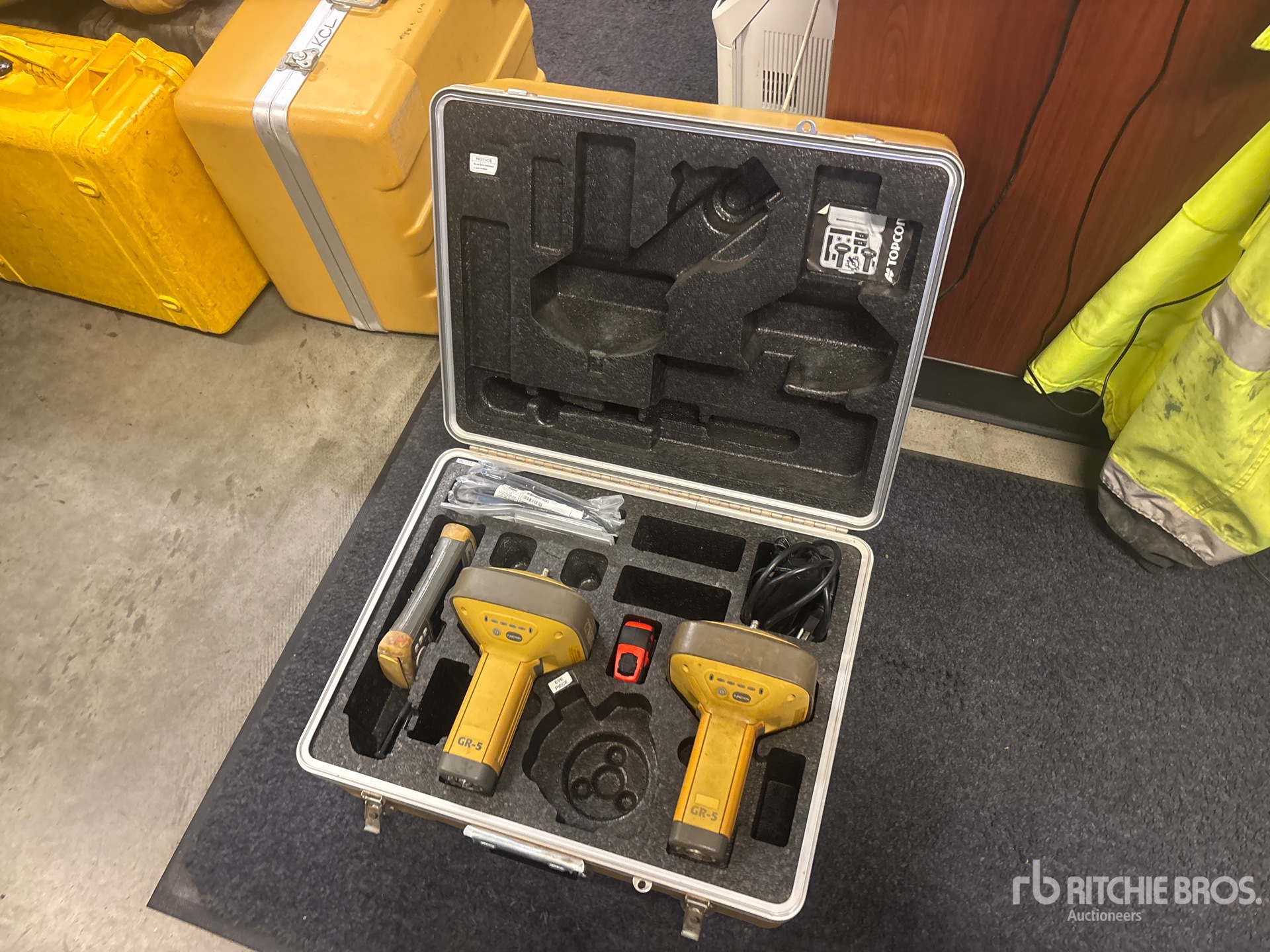 General Appearance with Featured Photo