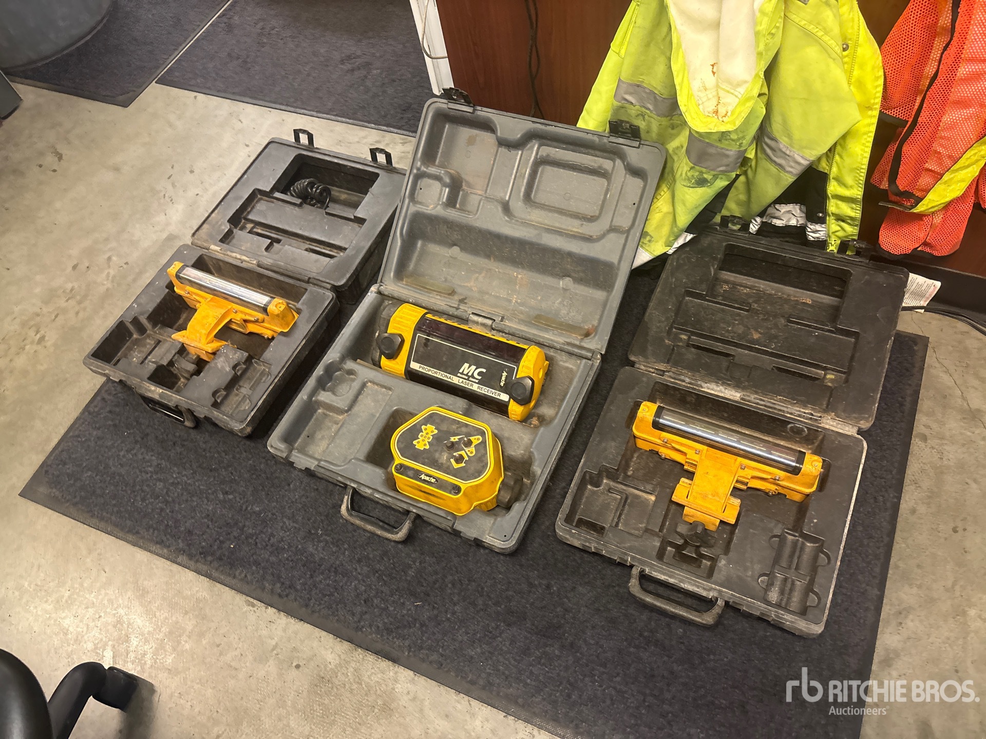 General Appearance with Featured Photo