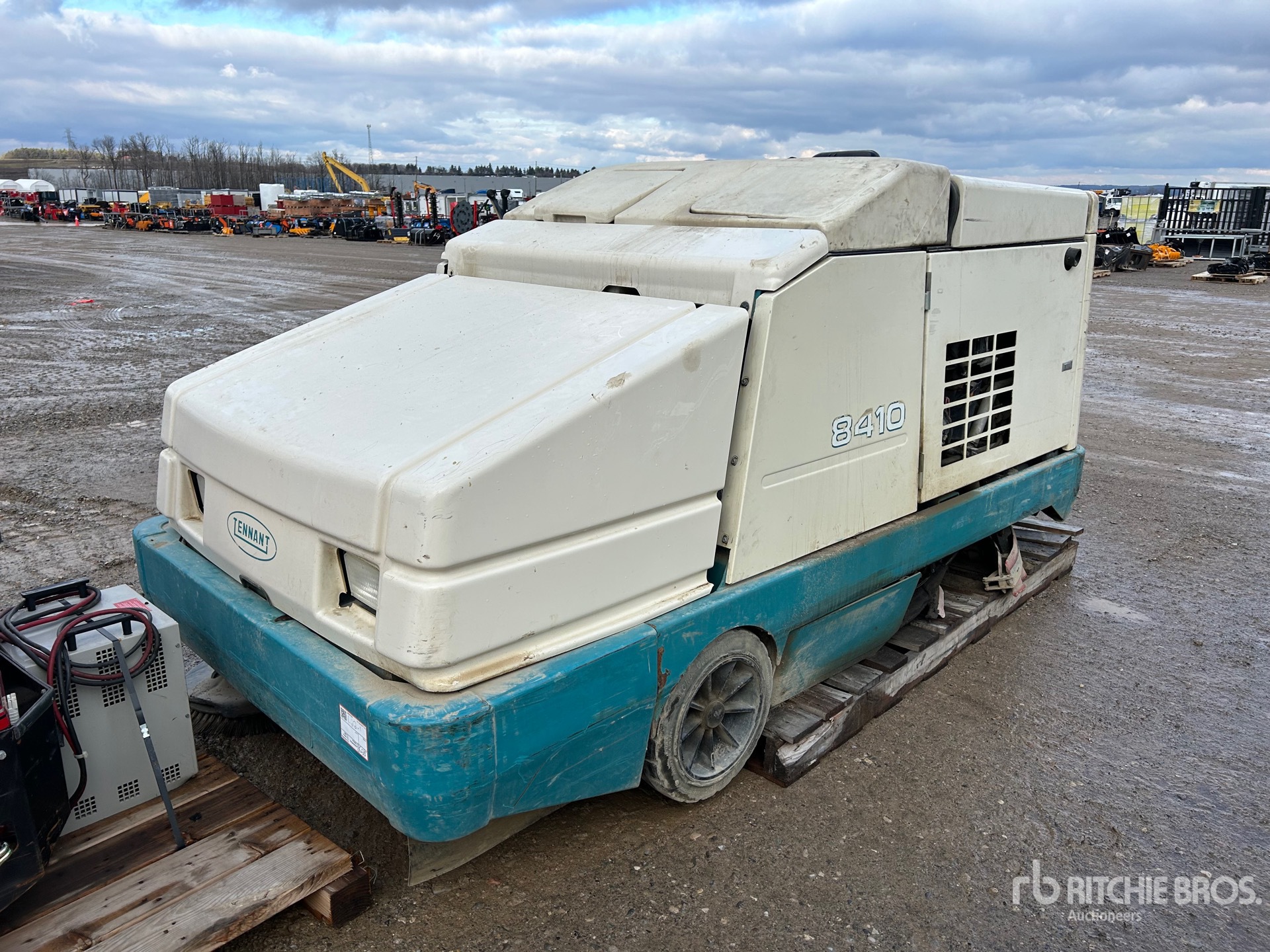 General Appearance with Picture, Left Front Corner