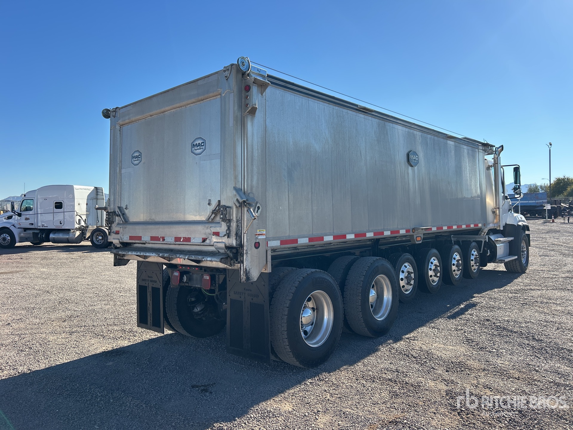 General Appearance with Foto, angolo anteriore sinistro