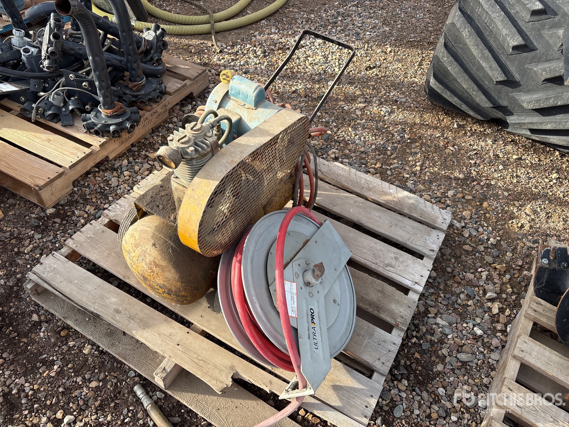 Aspect général with Image, coin avant gauche