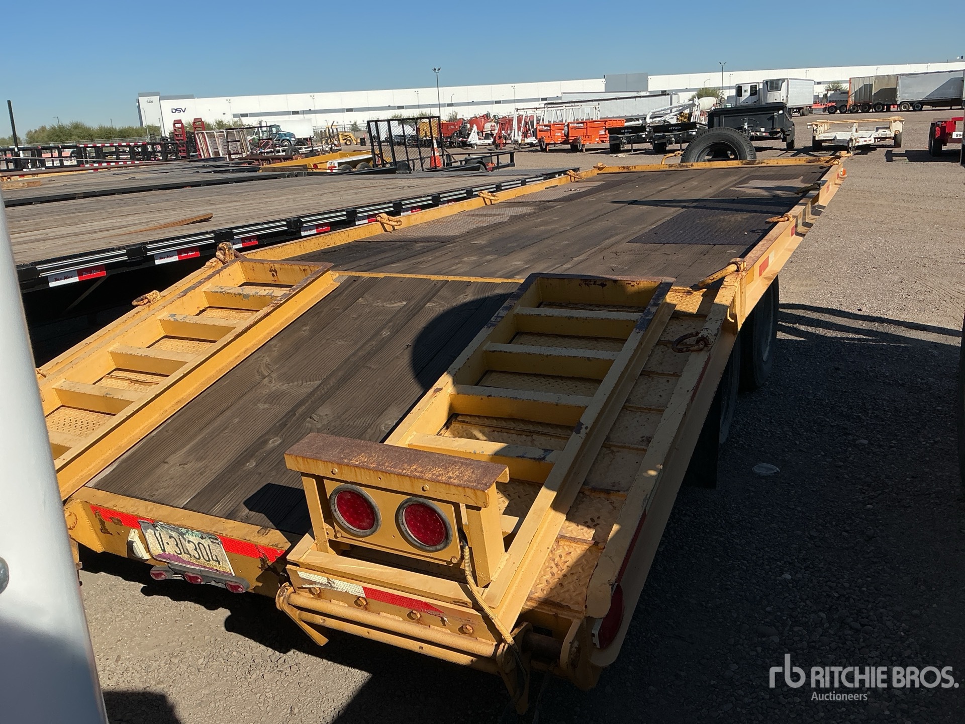 General Appearance with Bild, Ecke hinten rechts