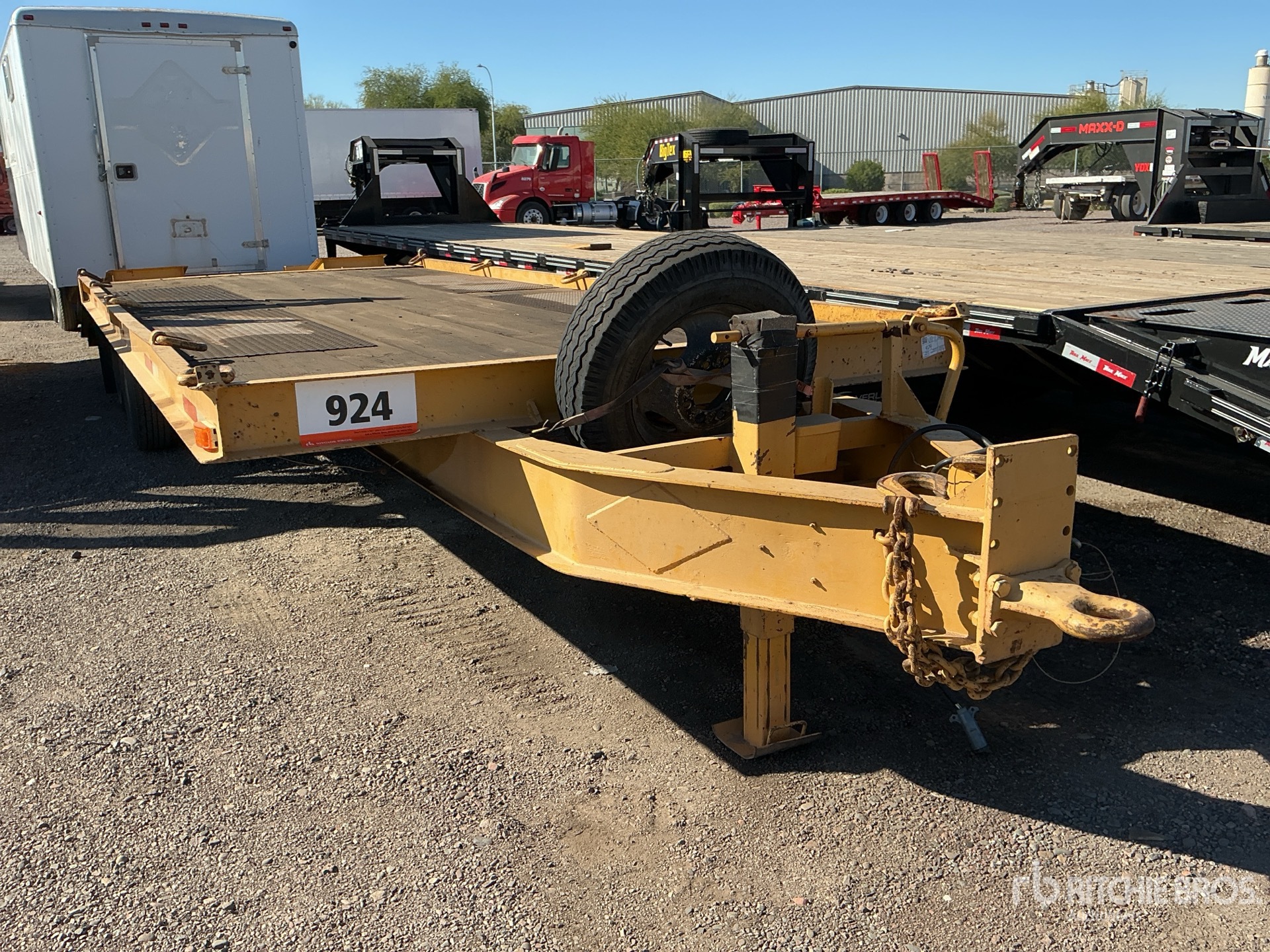 General Appearance with Bild, Ecke vorne rechts