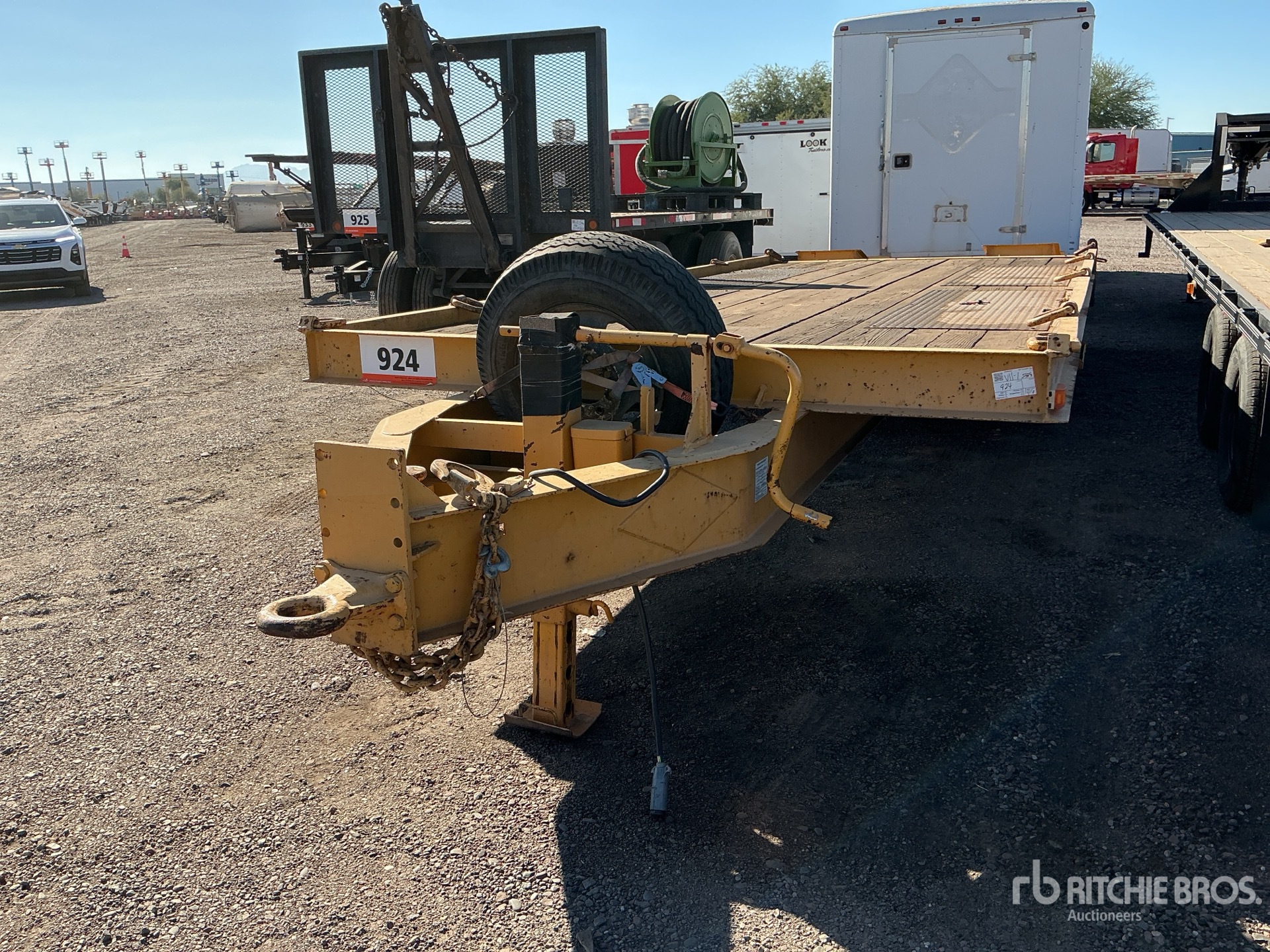 General Appearance with Bild, Ecke vorne links