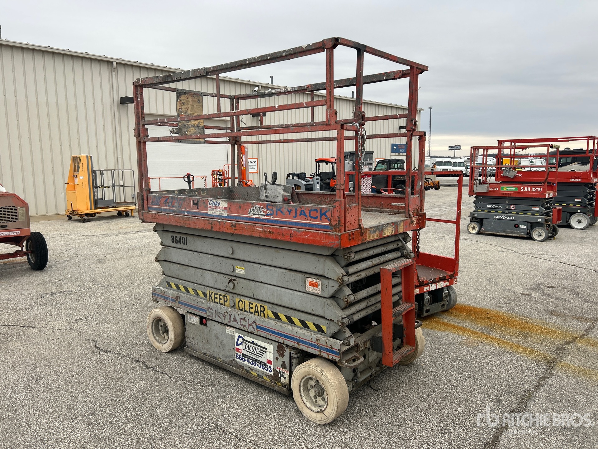 General Appearance with Picture, Right Front Corner