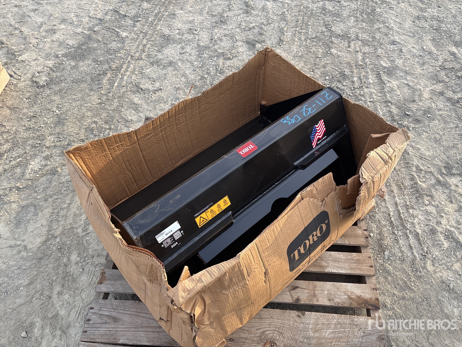 General Appearance with Picture, Left Rear Corner