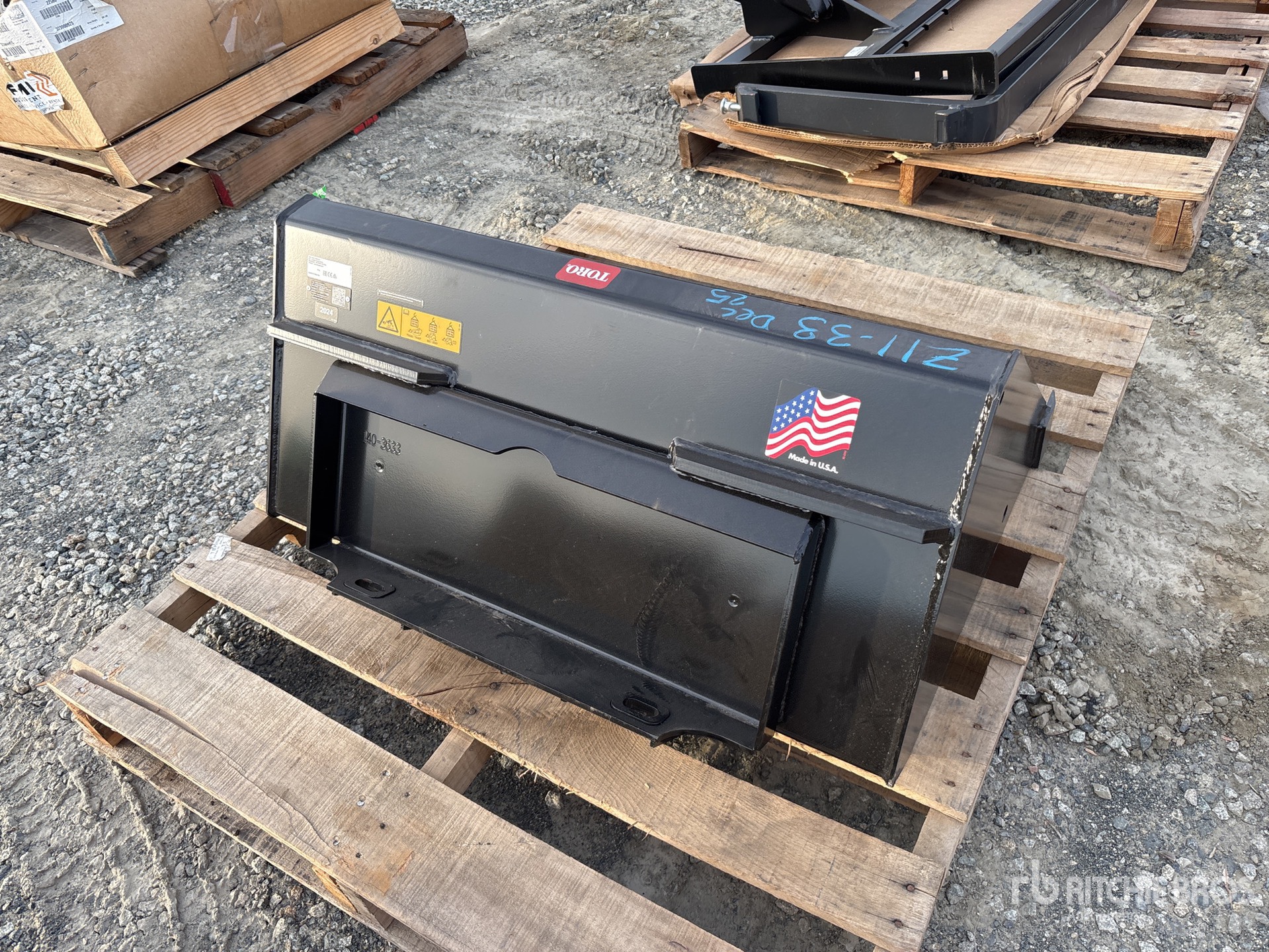 General Appearance with Picture, Right Rear Corner