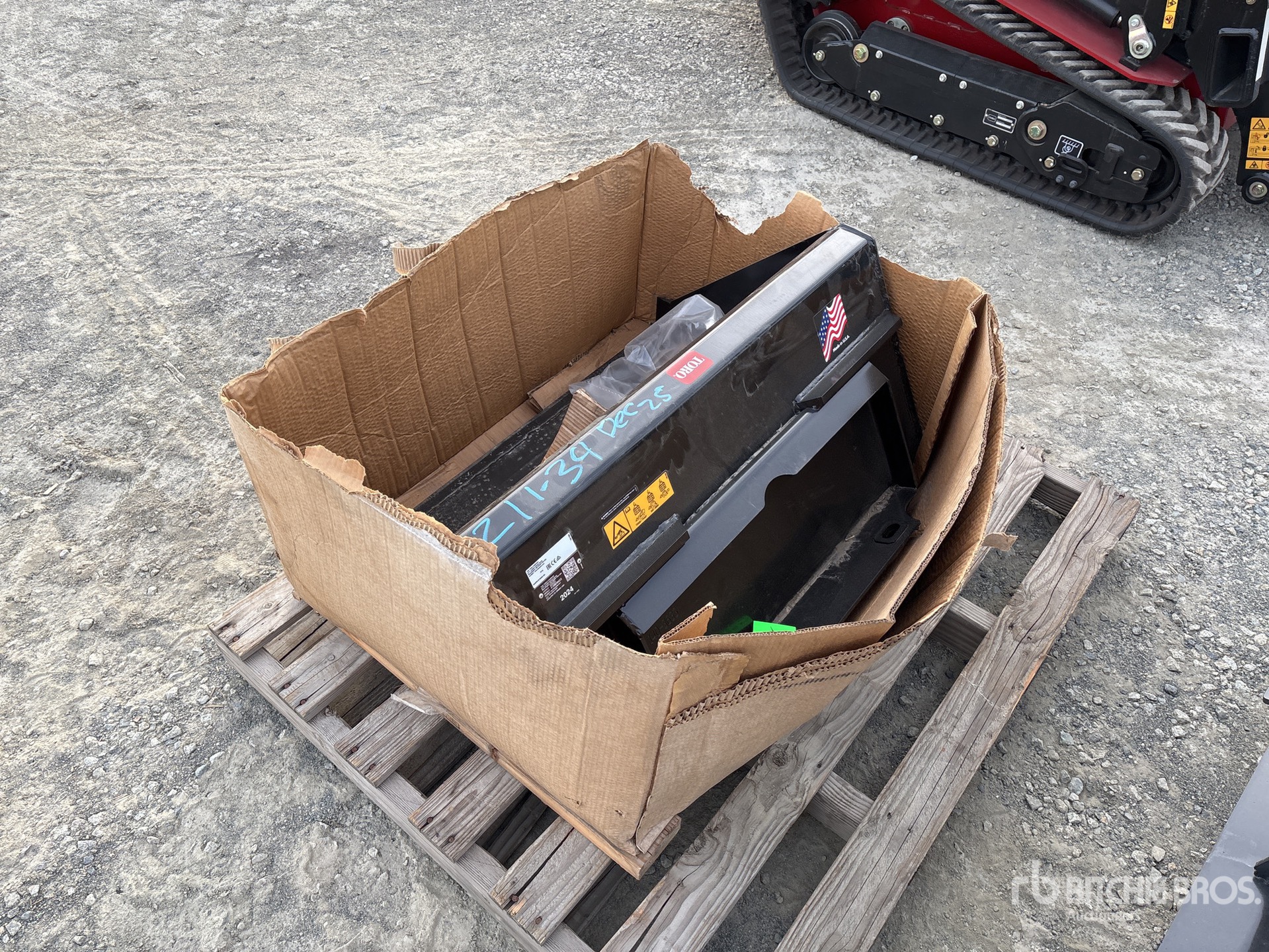 General Appearance with Picture, Left Rear Corner