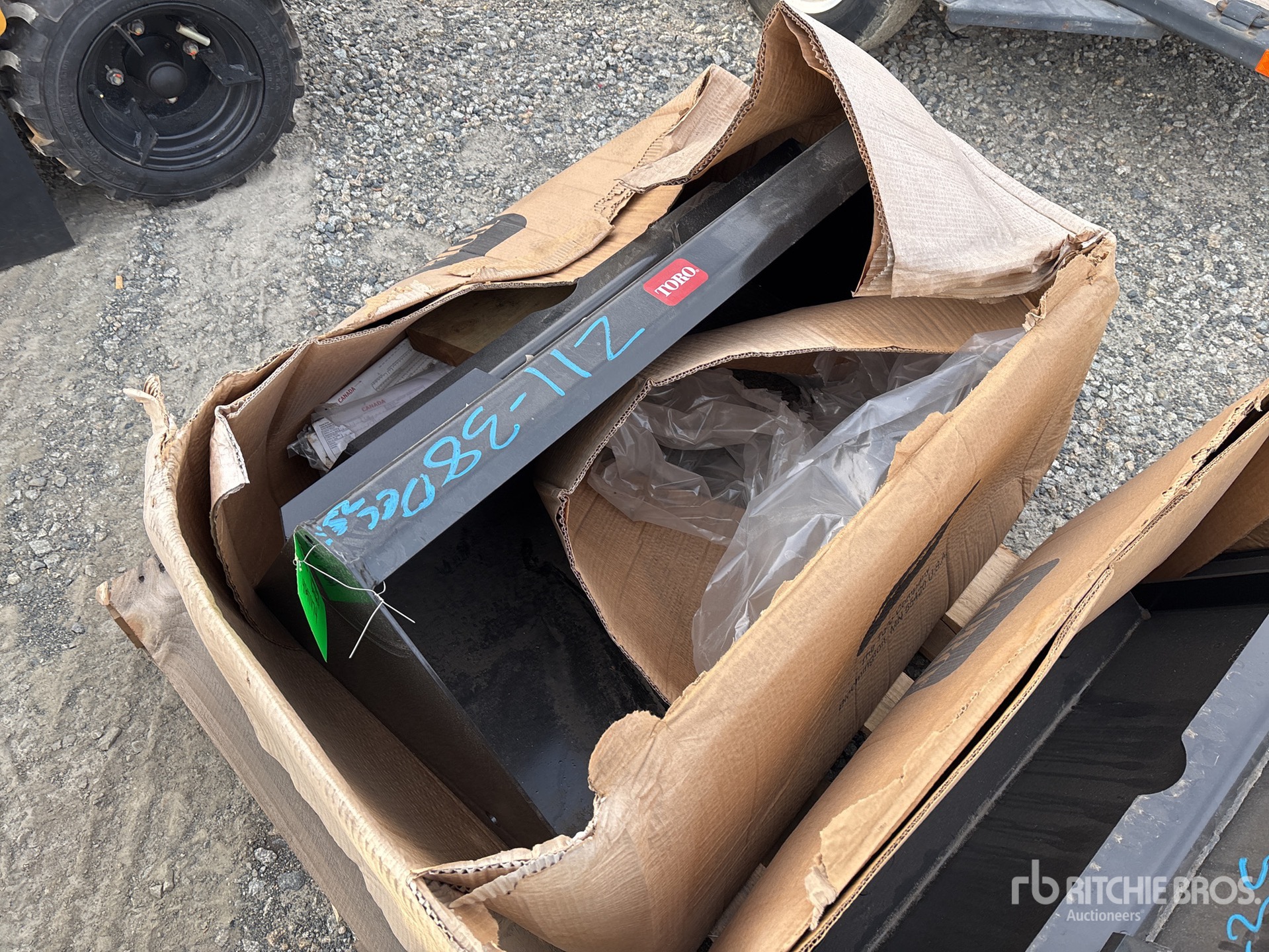 General Appearance with Picture, Right Front Corner