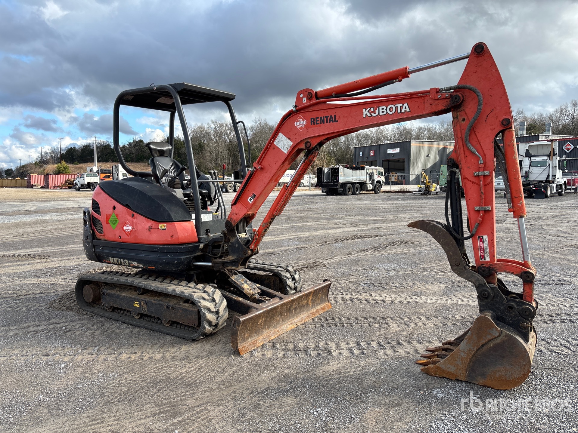 General Appearance with Picture, Right Front Corner