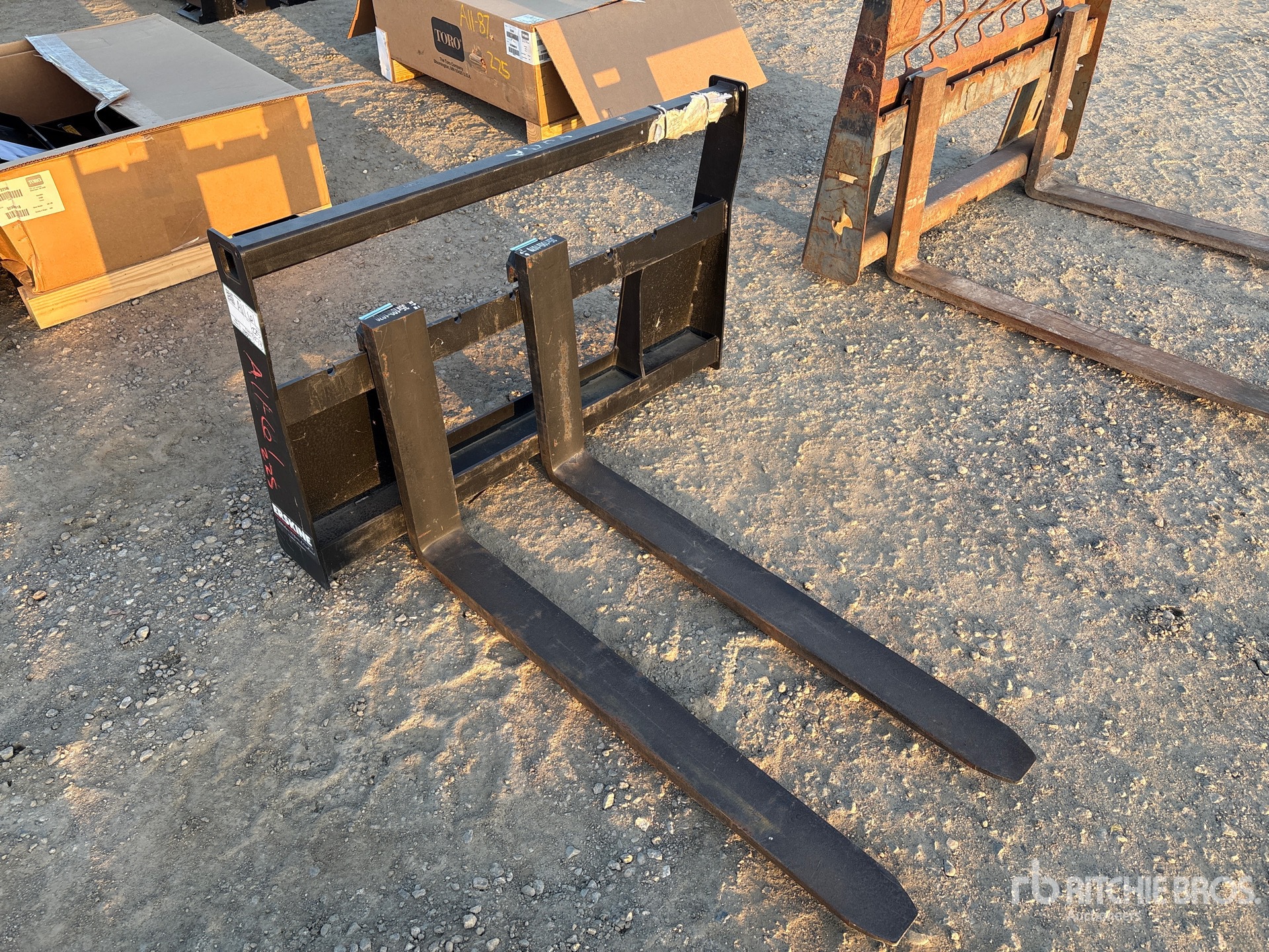 General Appearance with Picture, Right Front Corner