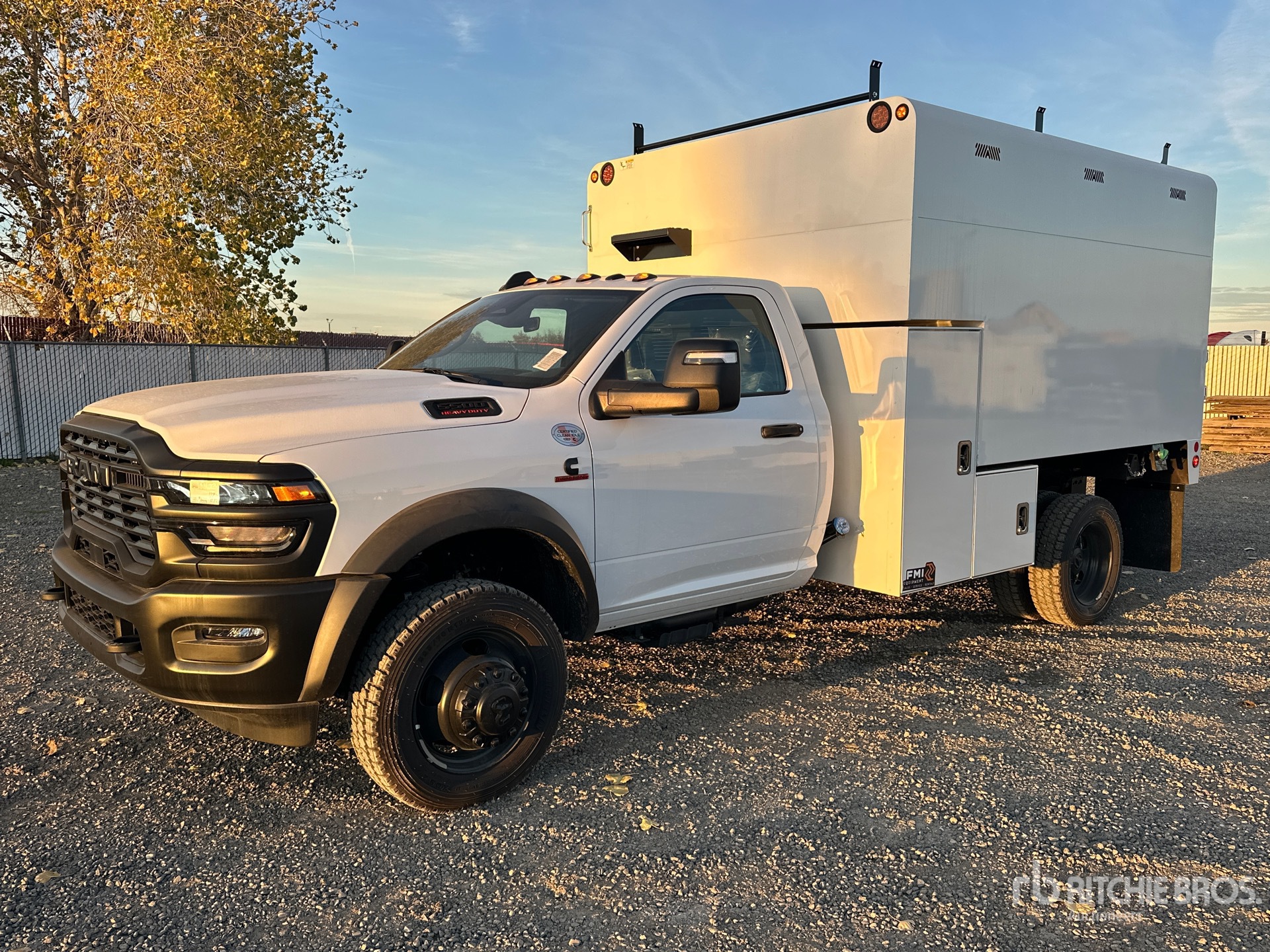 General Appearance with Foto, angolo anteriore sinistro