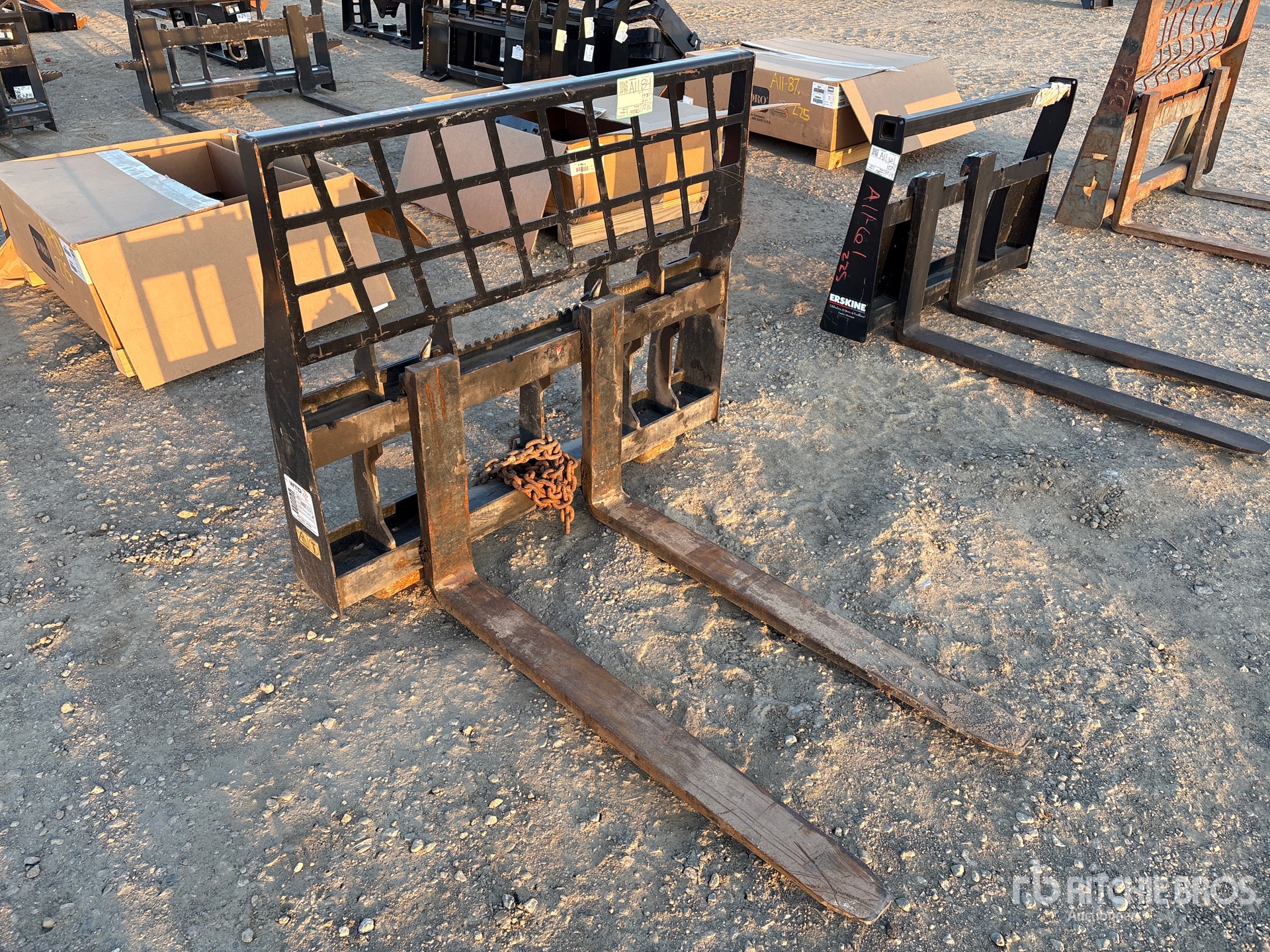 General Appearance with Picture, Right Front Corner