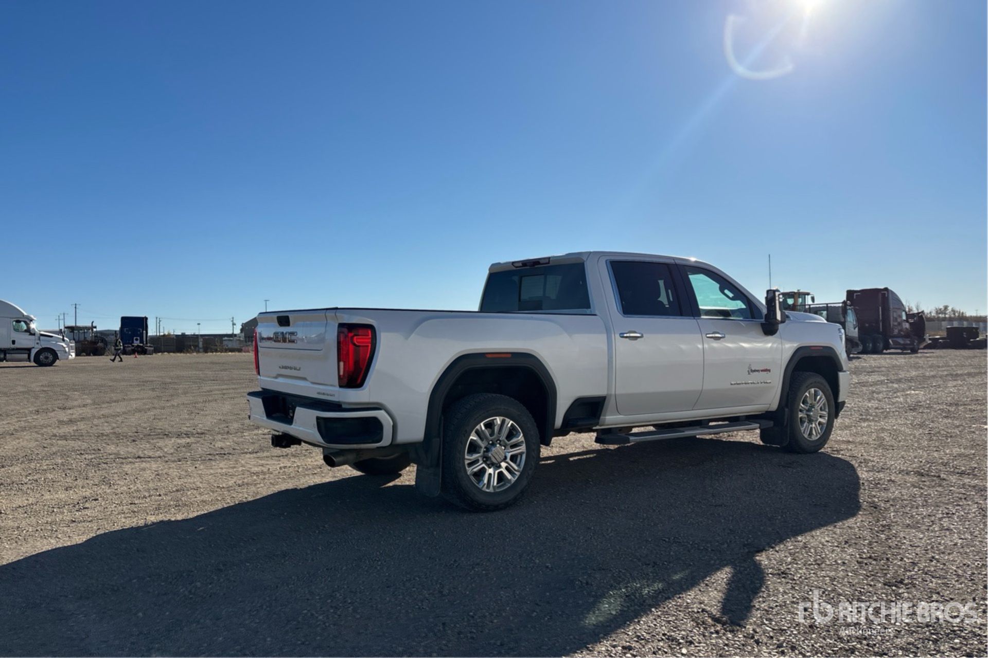 General Appearance with Picture, Right Rear Corner