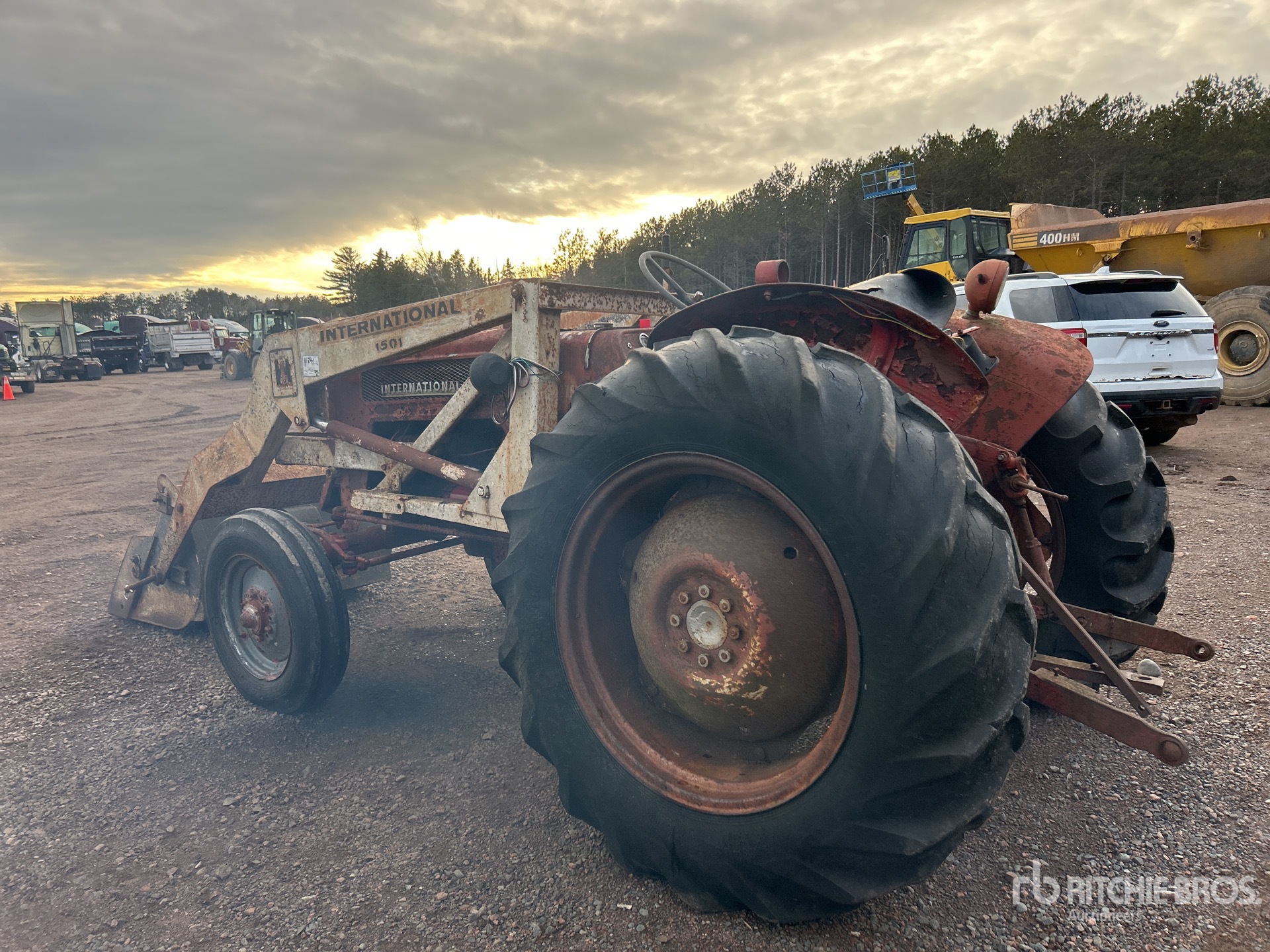 General Appearance with Picture, Left Rear Corner