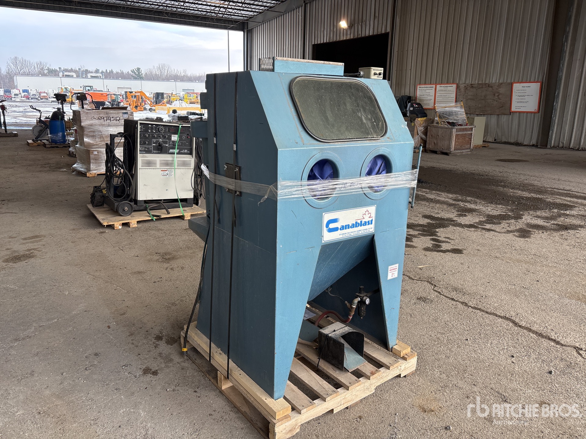 General Appearance with Picture, Right Front Corner