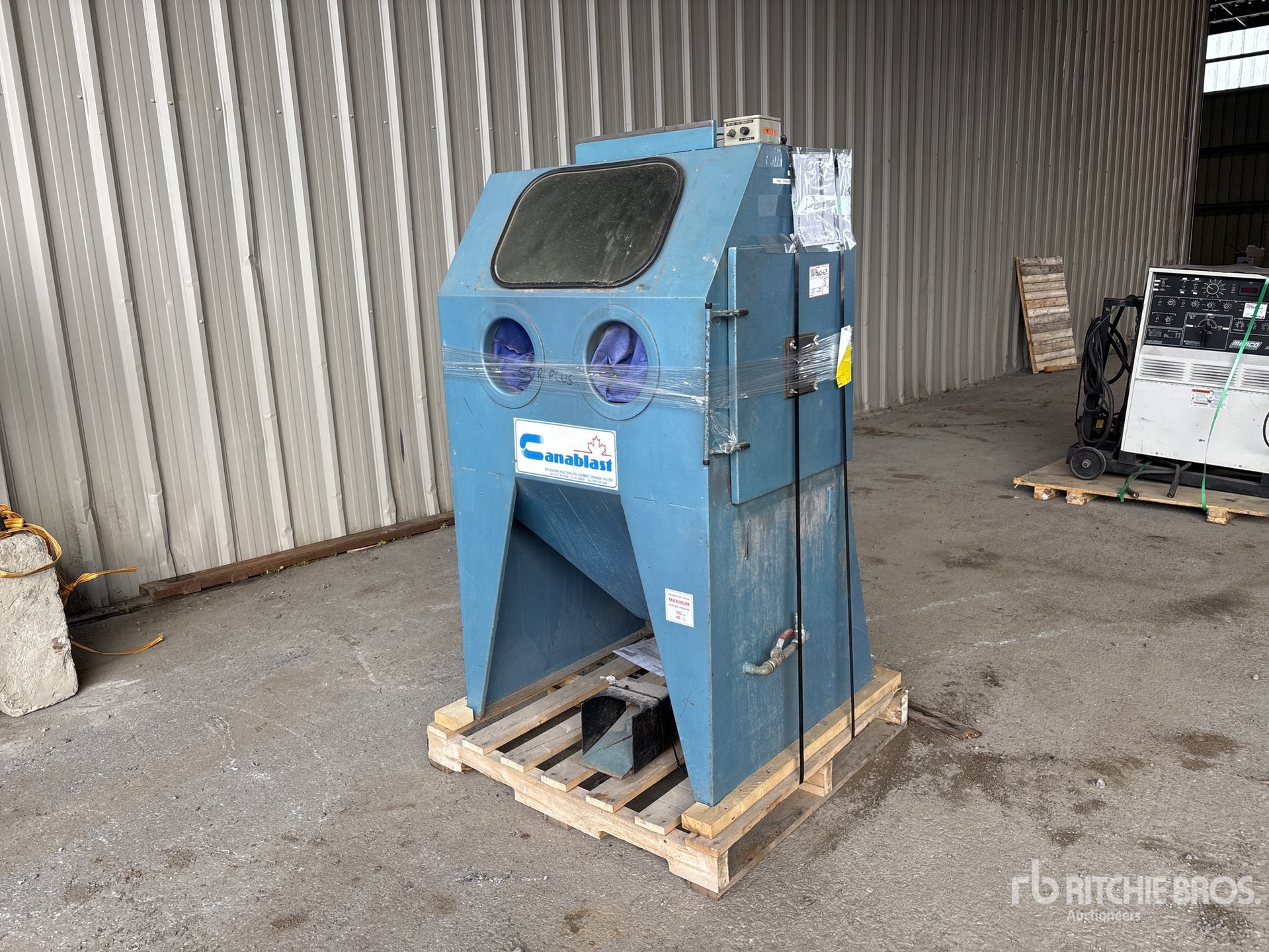 General Appearance with Picture, Left Front Corner