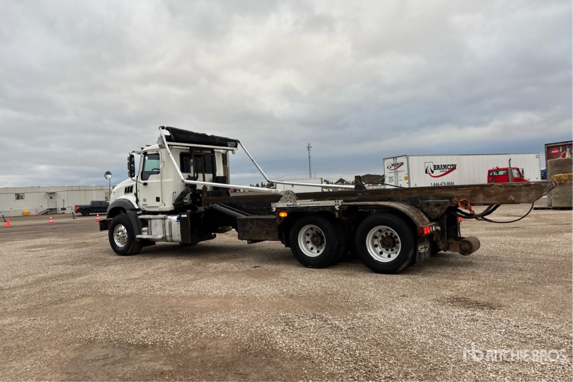 General Appearance with Bild, Ecke hinten links