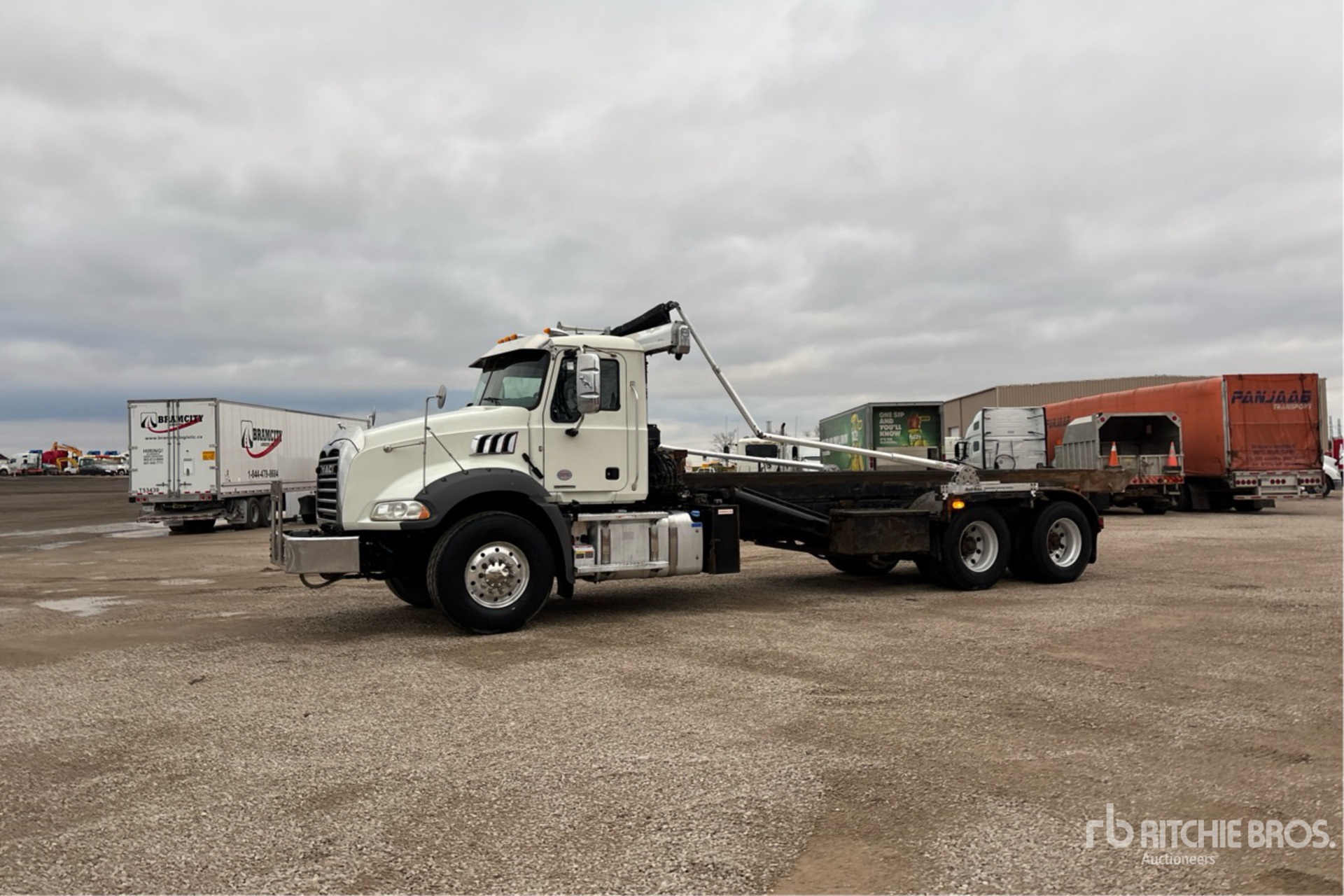 General Appearance with Bild, Ecke vorne links