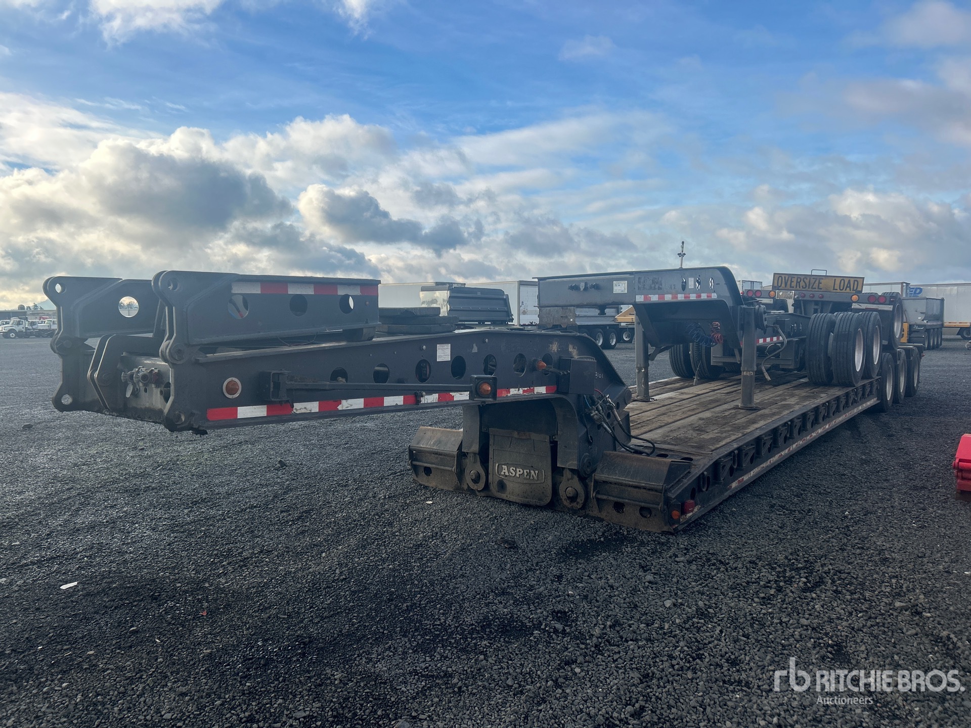 General Appearance with Foto, angolo anteriore sinistro