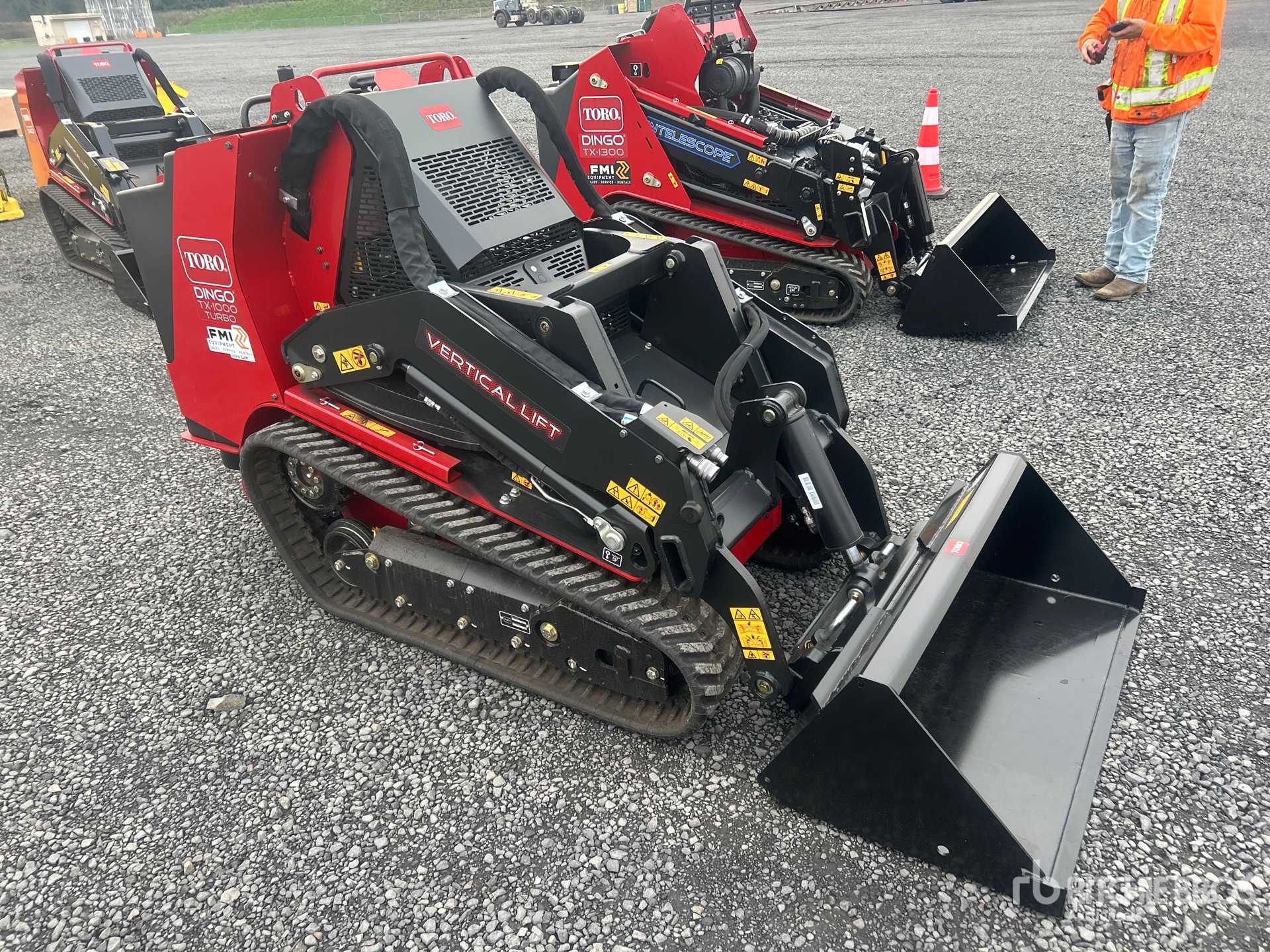 General Appearance with Picture, Right Front Corner