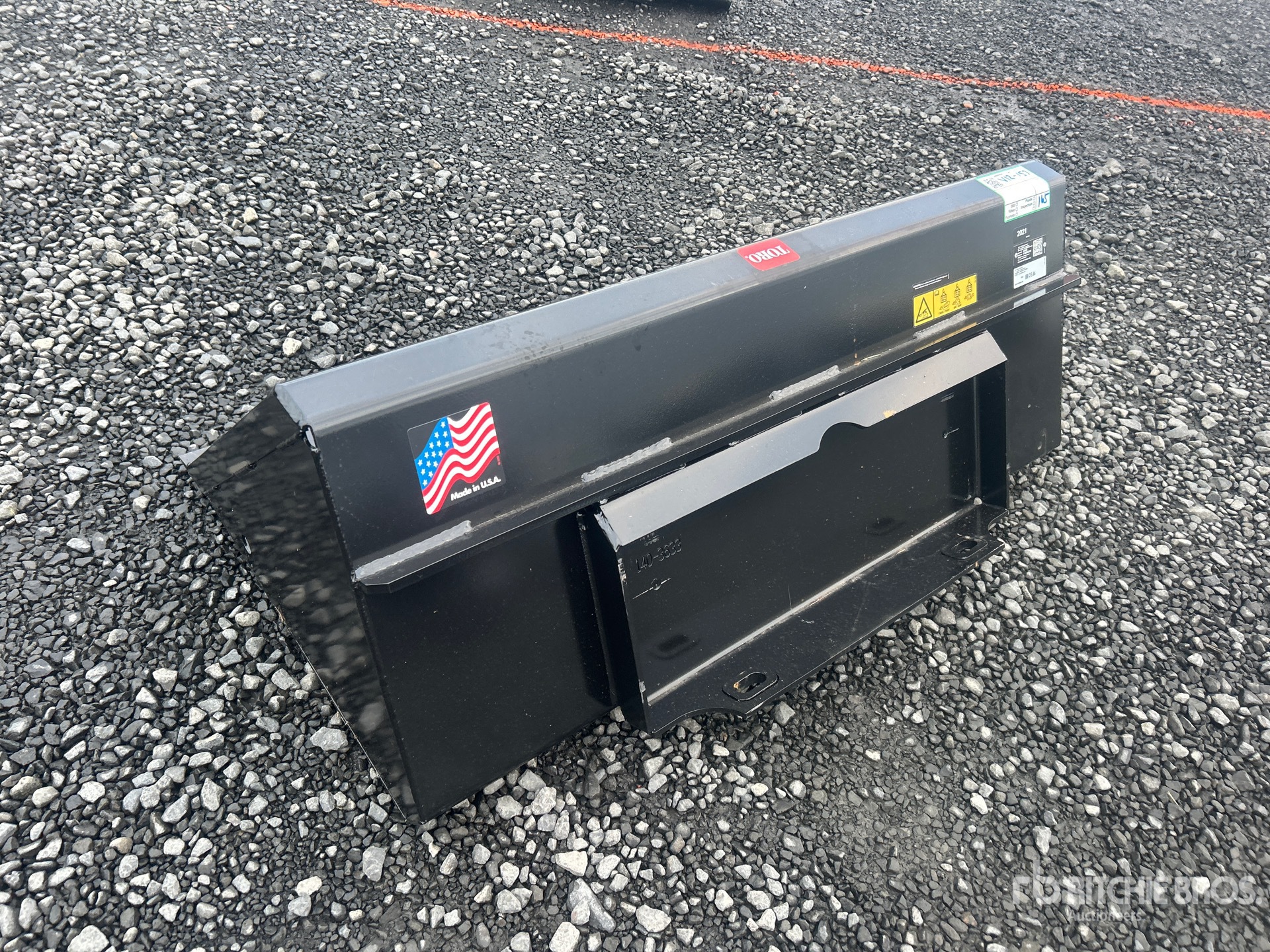 General Appearance with Picture, Left Rear Corner