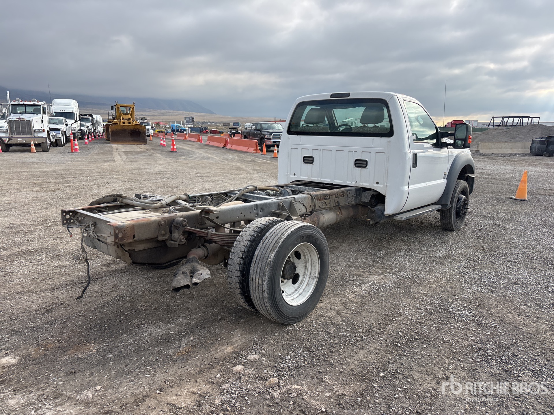 General Appearance with Foto, angolo anteriore sinistro