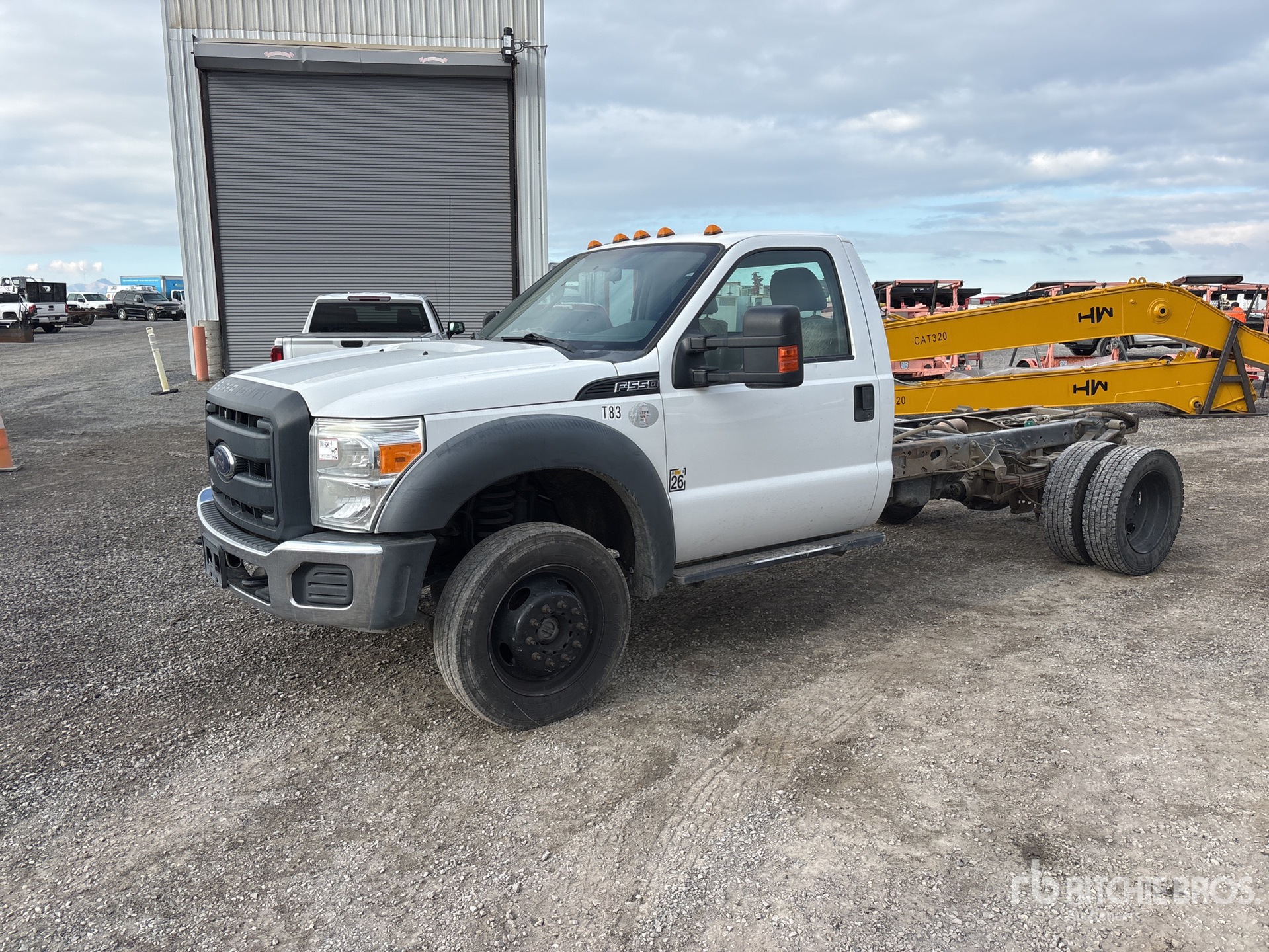 General Appearance with Foto, angolo anteriore sinistro