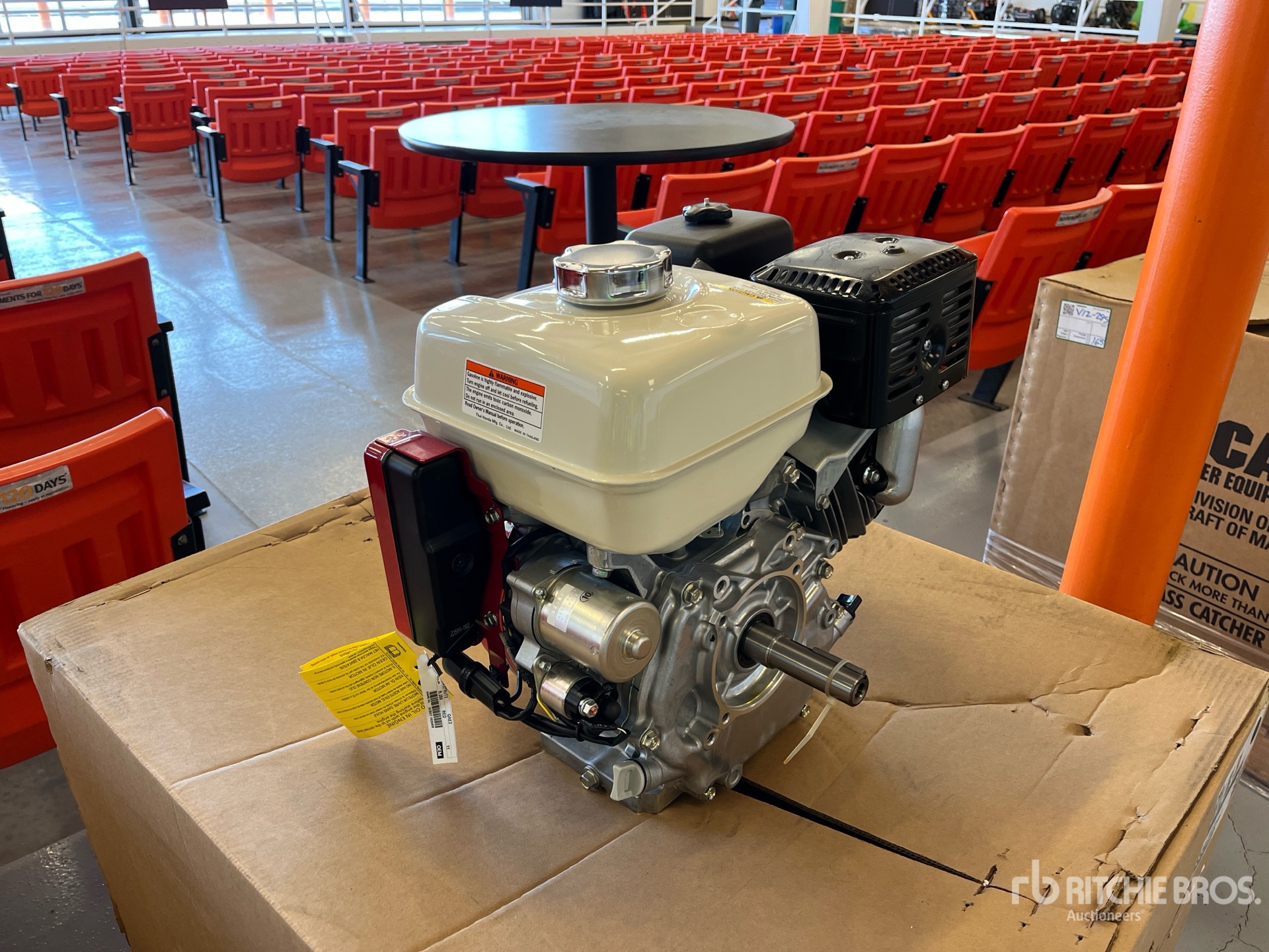 General Appearance with Bild, Ecke vorne rechts