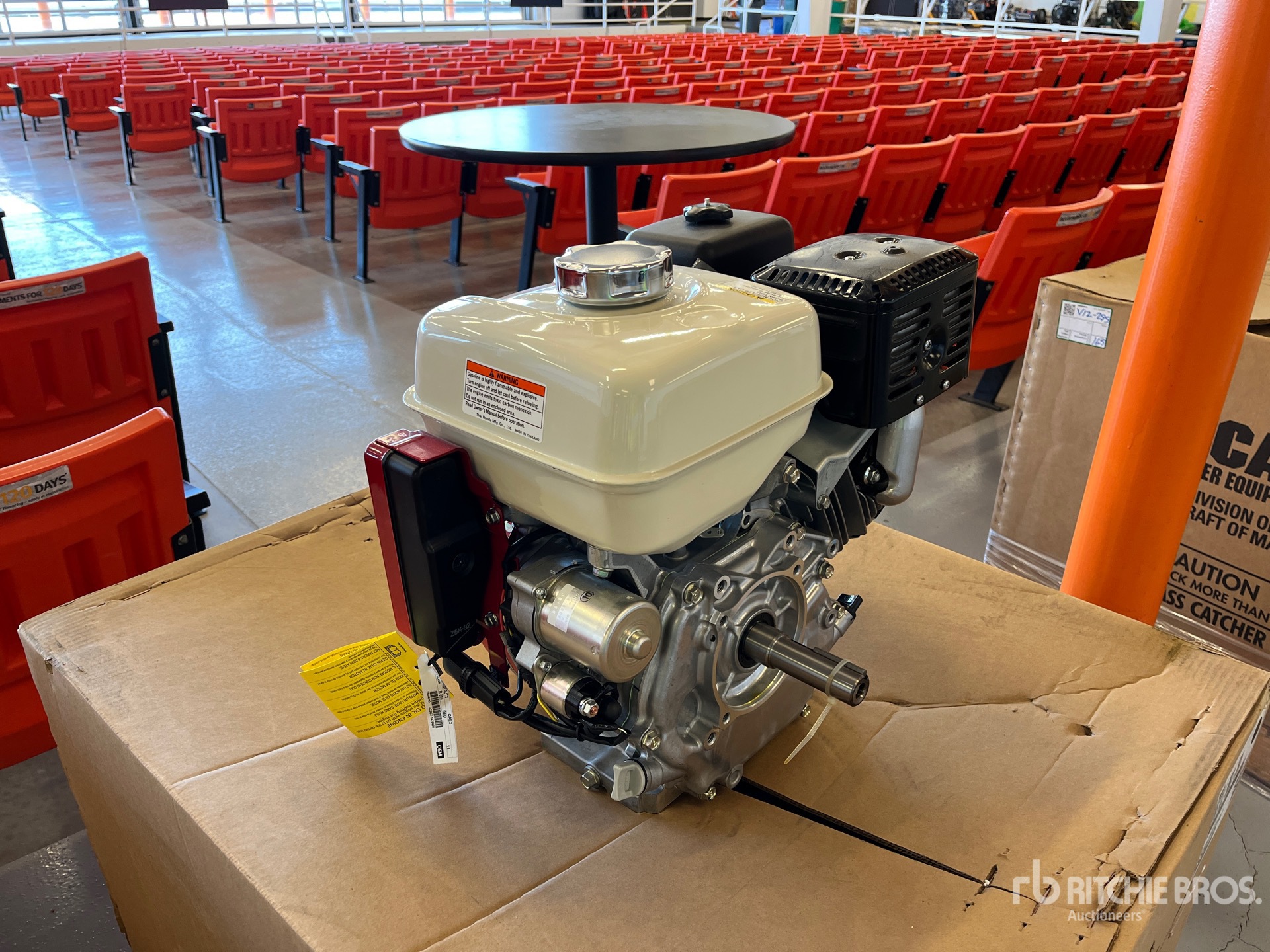 General Appearance with Bild, Ecke vorne rechts