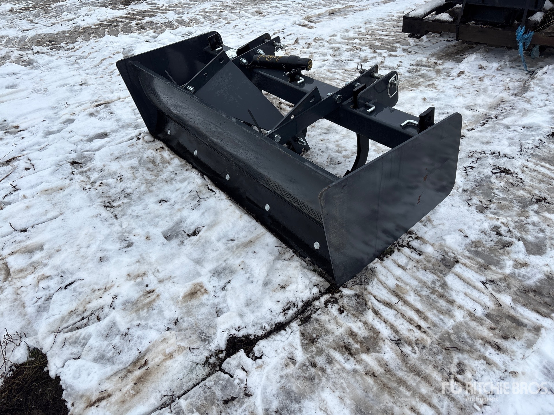 General Appearance with Foto, angolo anteriore sinistro