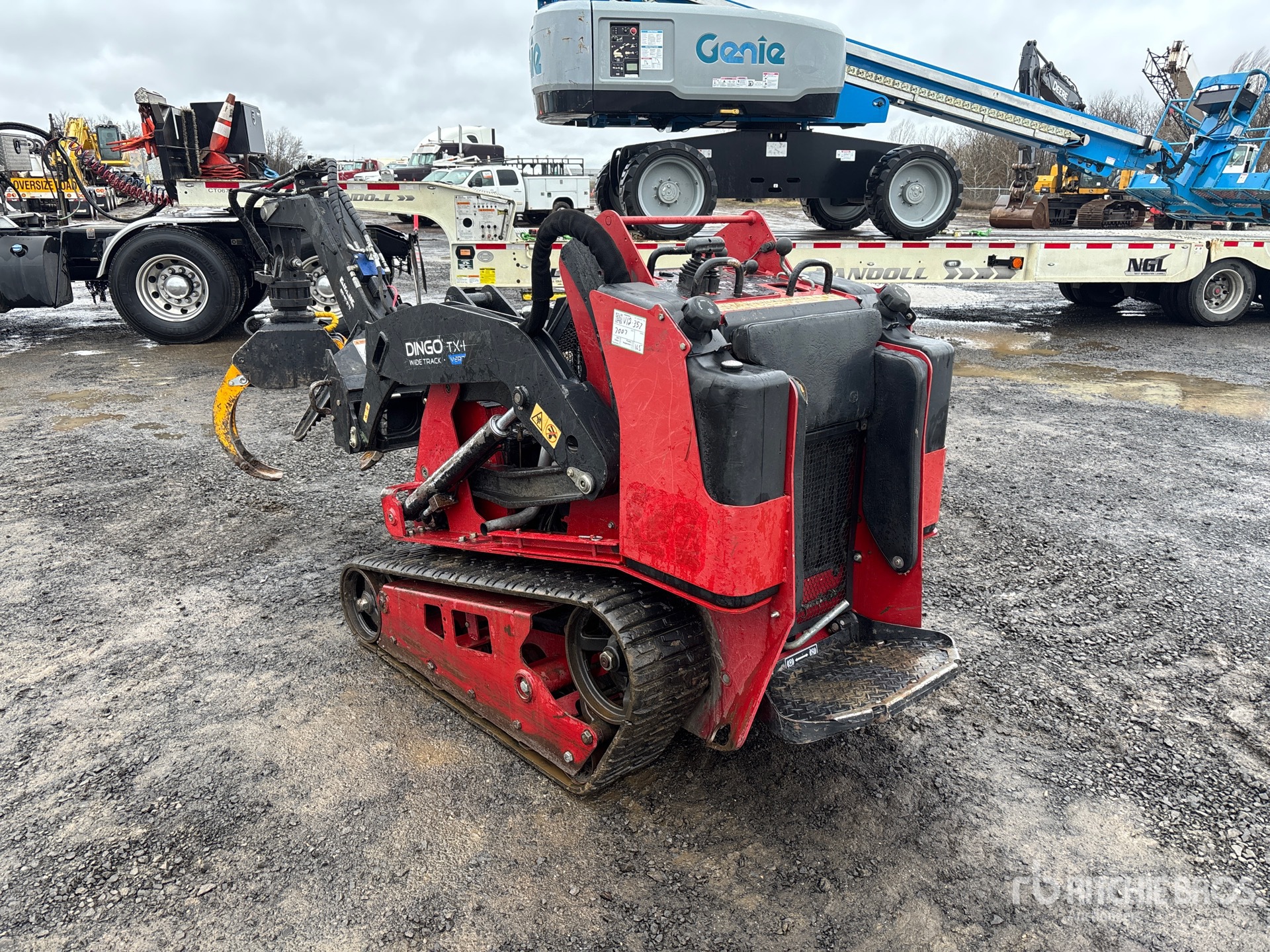 General Appearance with Picture, Left Rear Corner