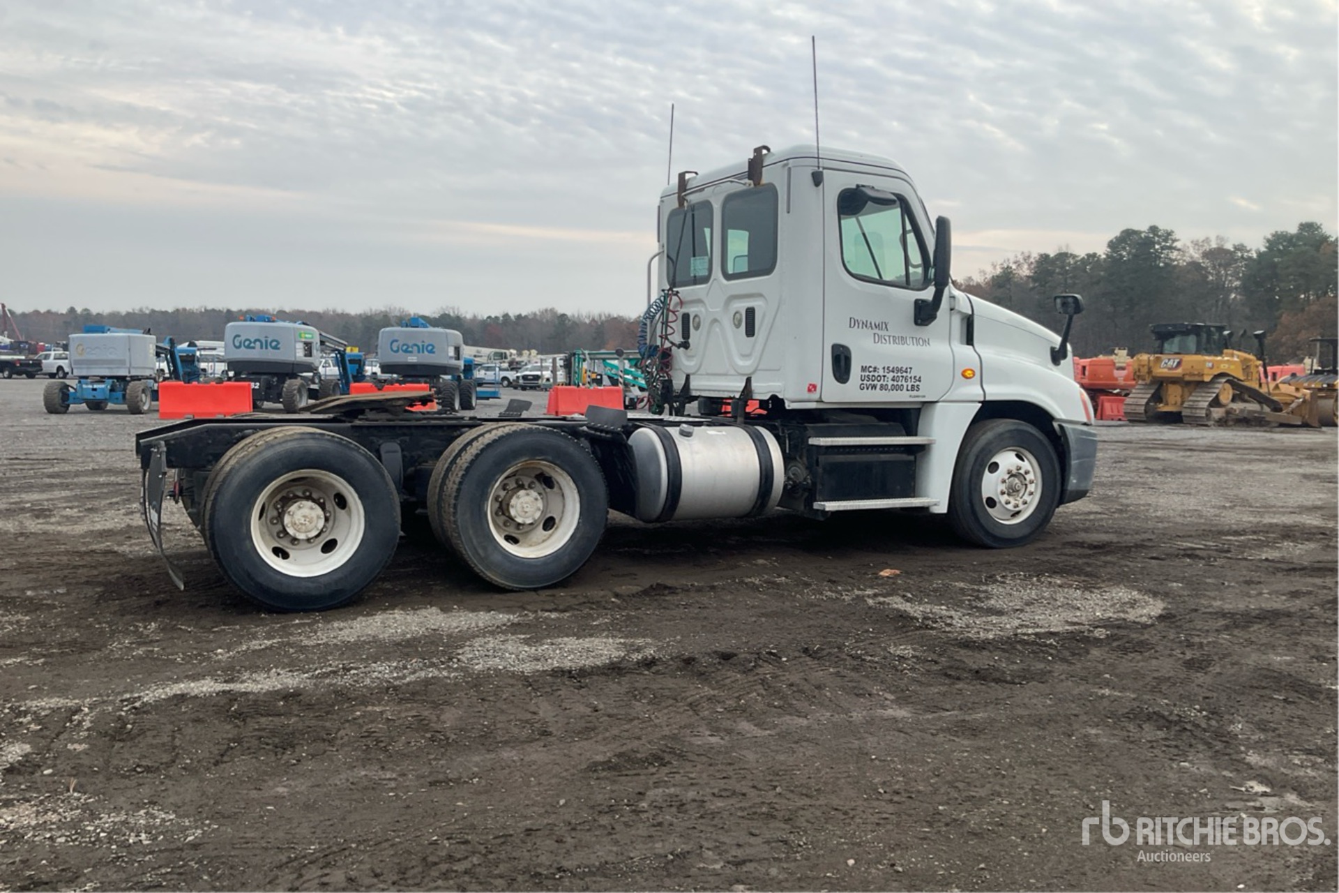 Aspect général with Image, coin arrière droit