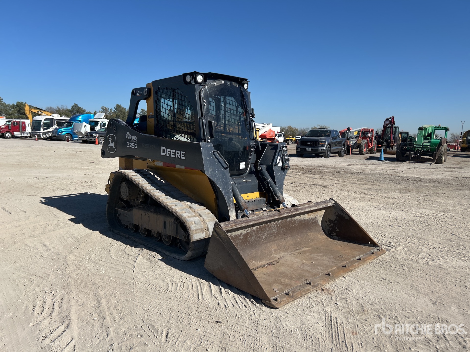 General Appearance with Picture, Right Front Corner