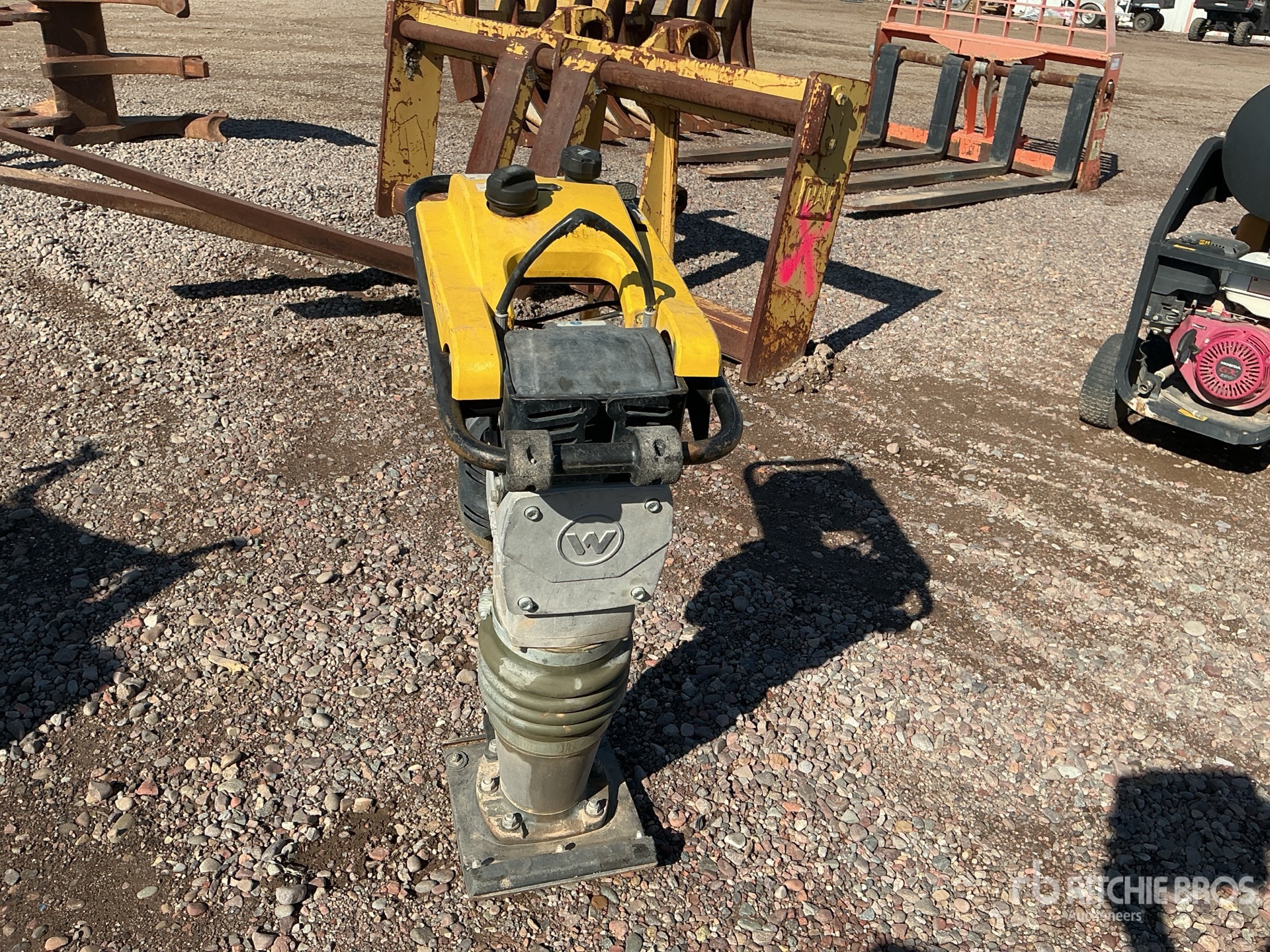 General Appearance with Imagen: esquina delantera derecha