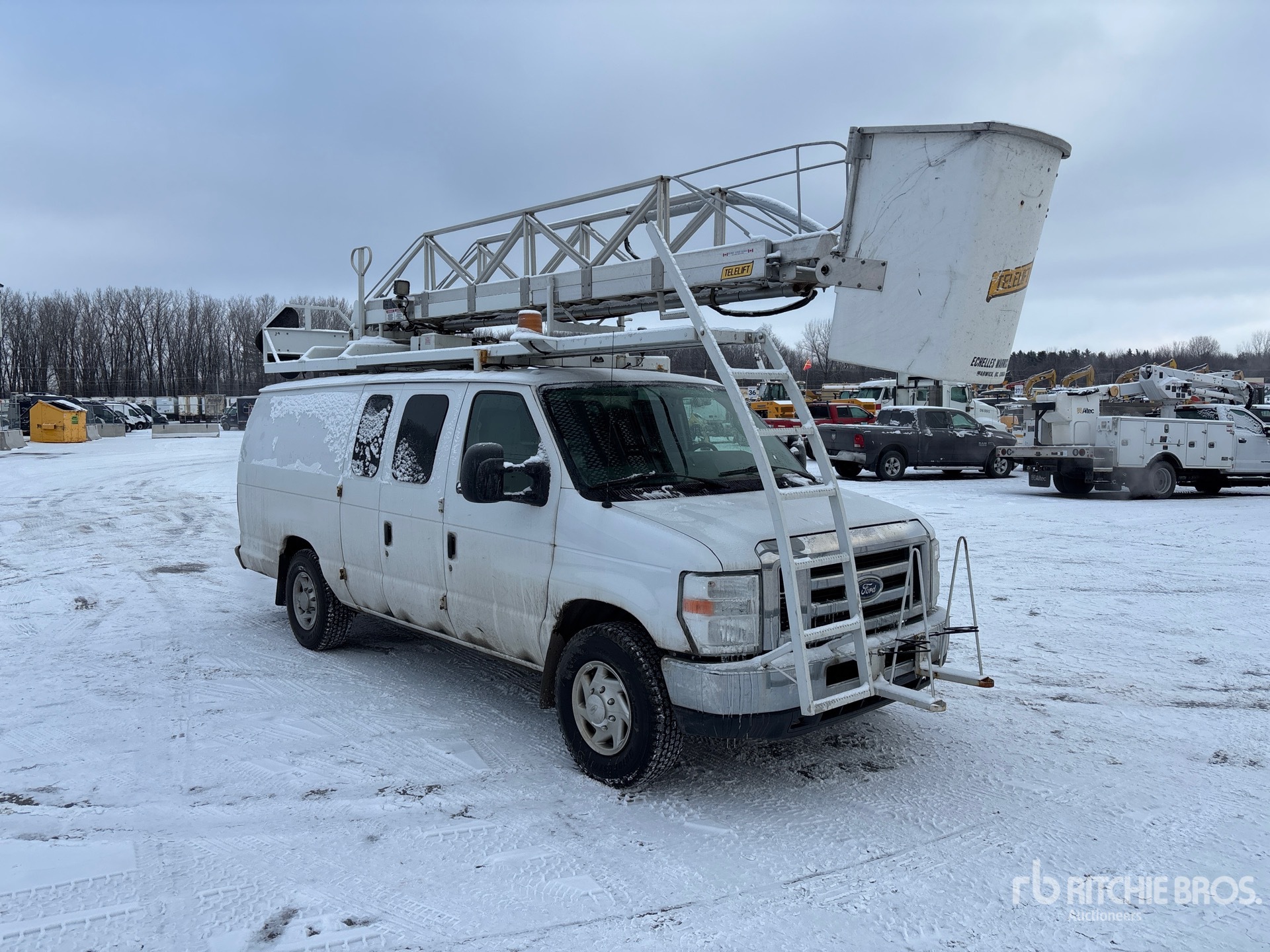Aspect général with Image, coin avant droit