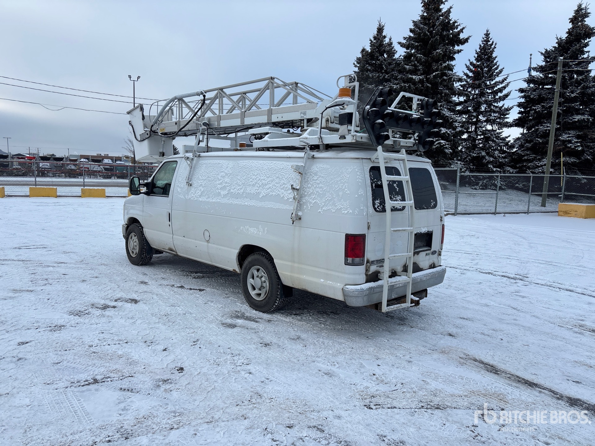 Aspect général with Image, coin arrière gauche