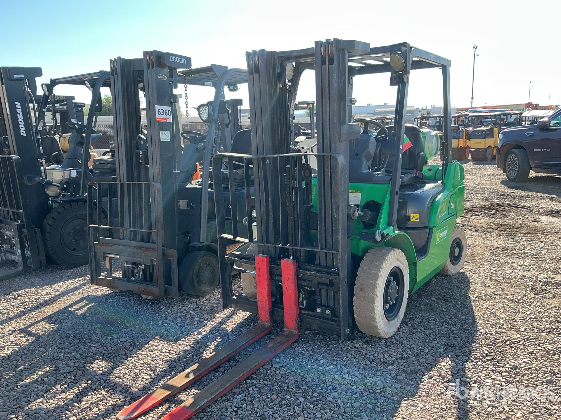 General Appearance with Picture, Left Front Corner