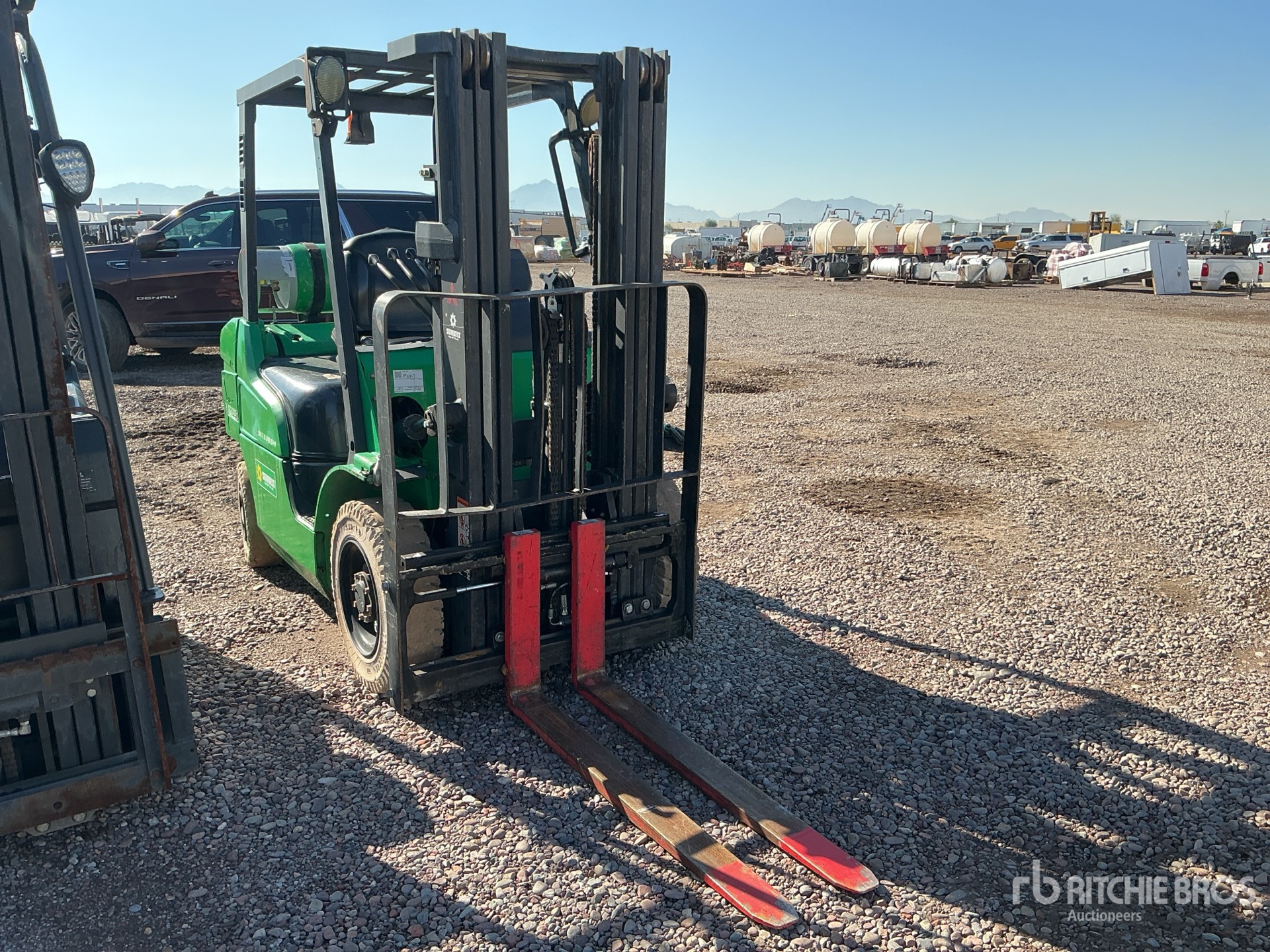 General Appearance with Picture, Right Front Corner