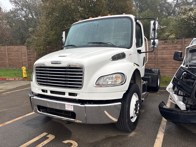 2013 Freightliner M2 4x2 S/A Day Cab Truck Tractor