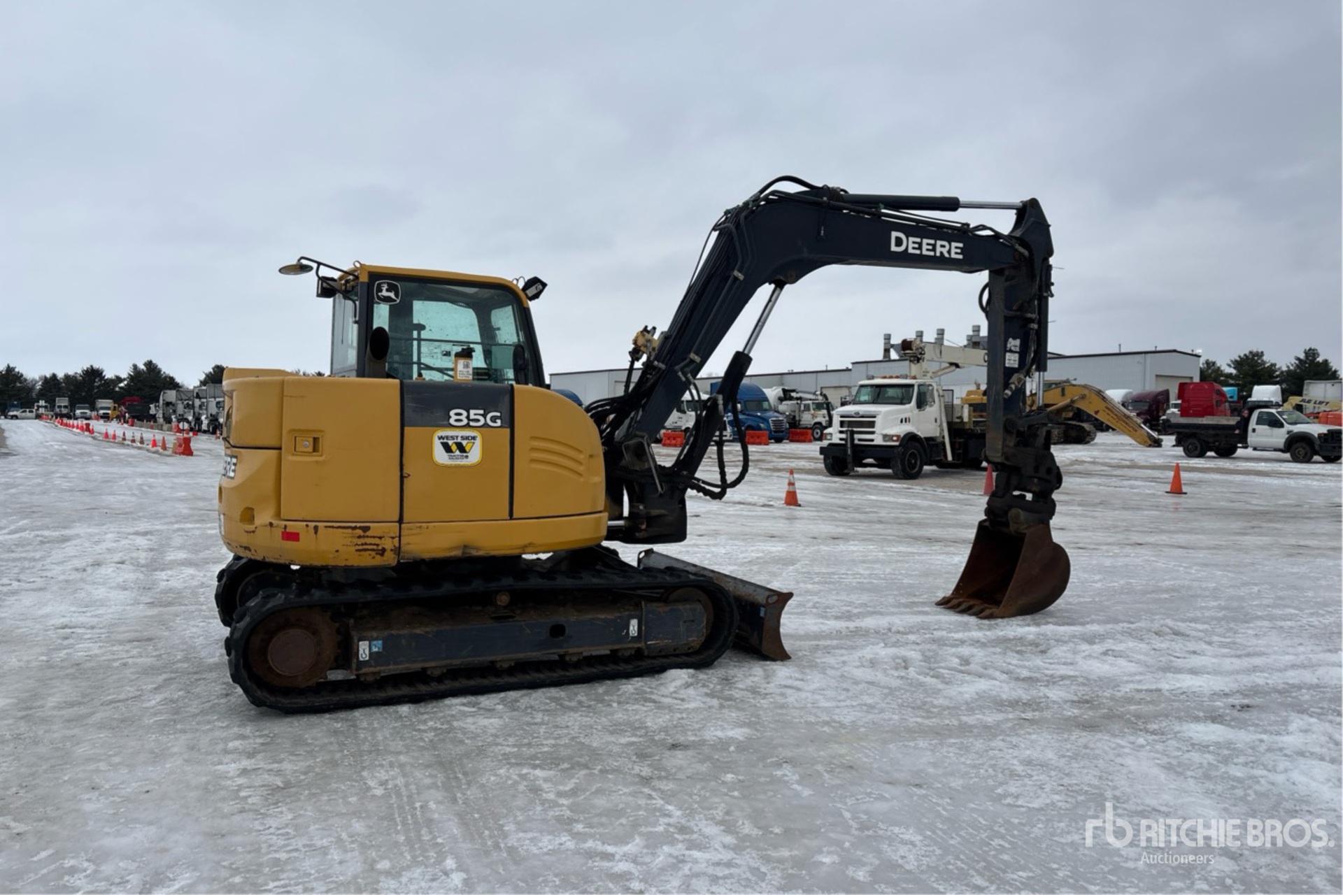 Aspect général with Image, coin arrière droit