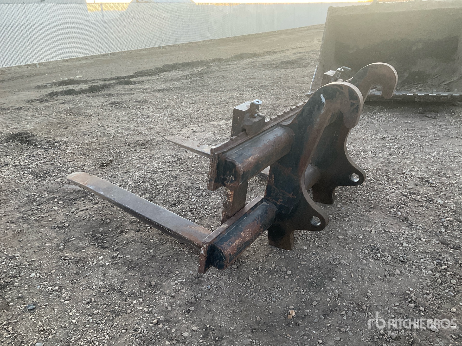 General Appearance with Bild, Ecke hinten links