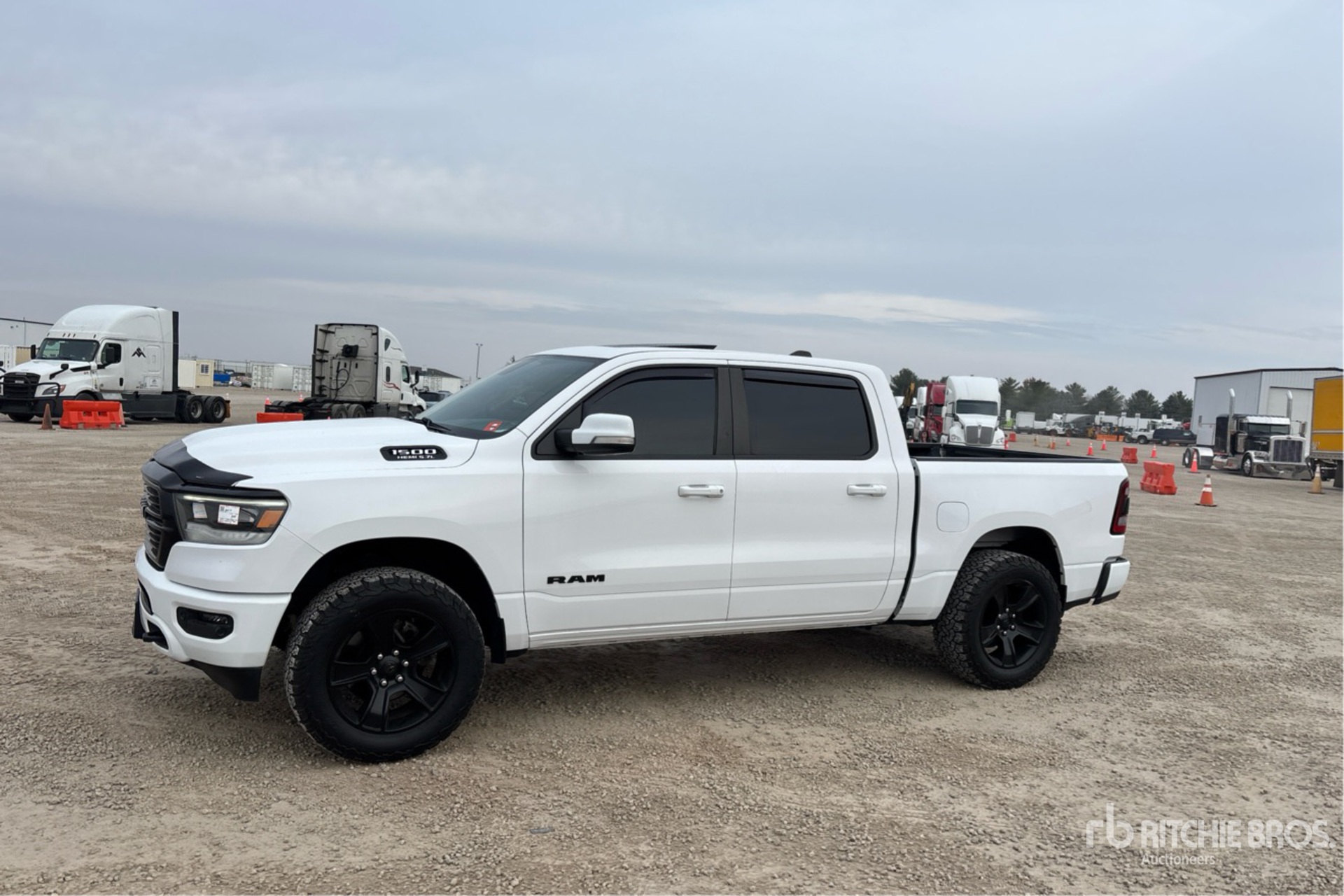 General Appearance with Picture, Left Front Corner